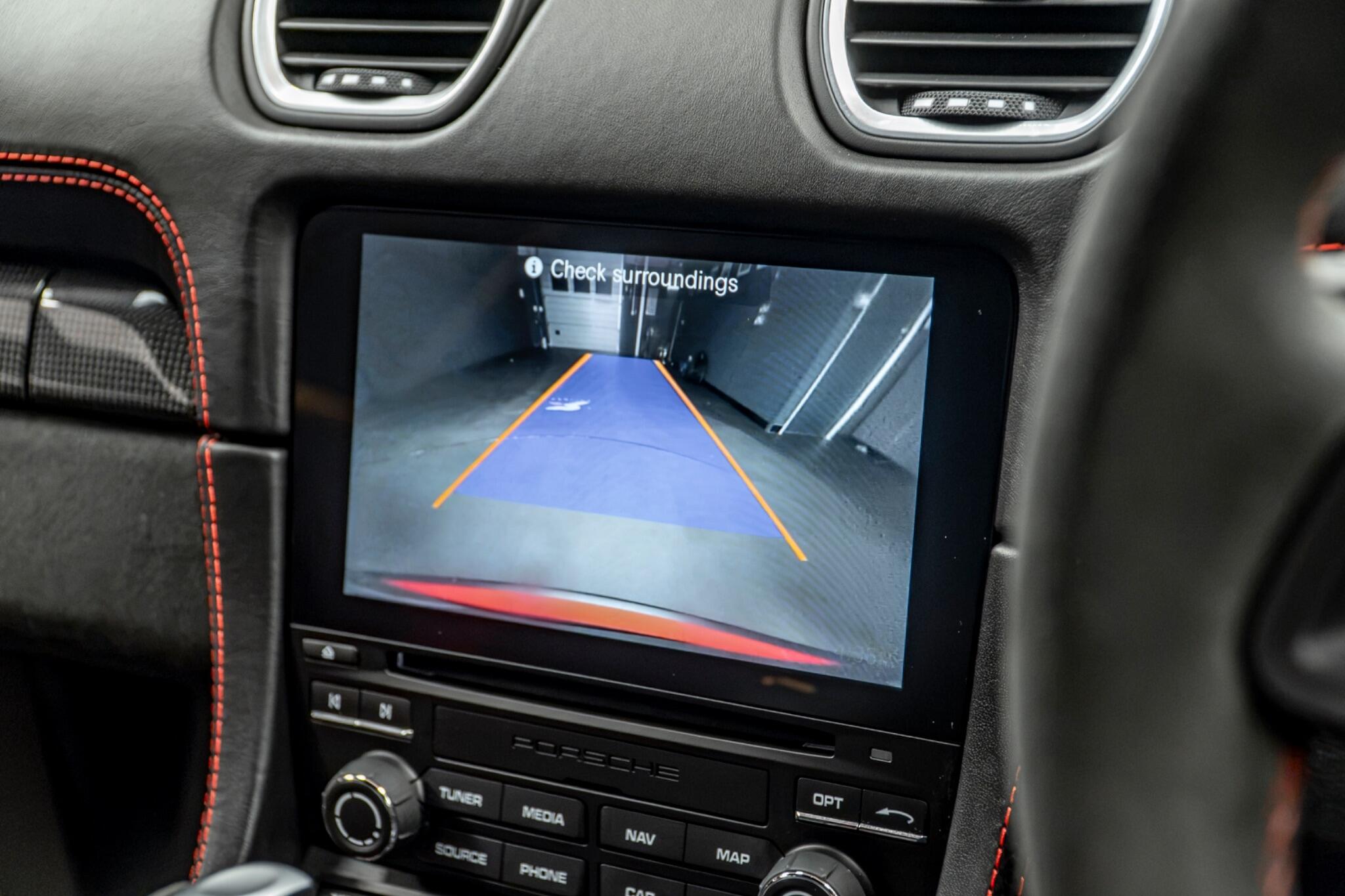 Porsche Cayman view 28