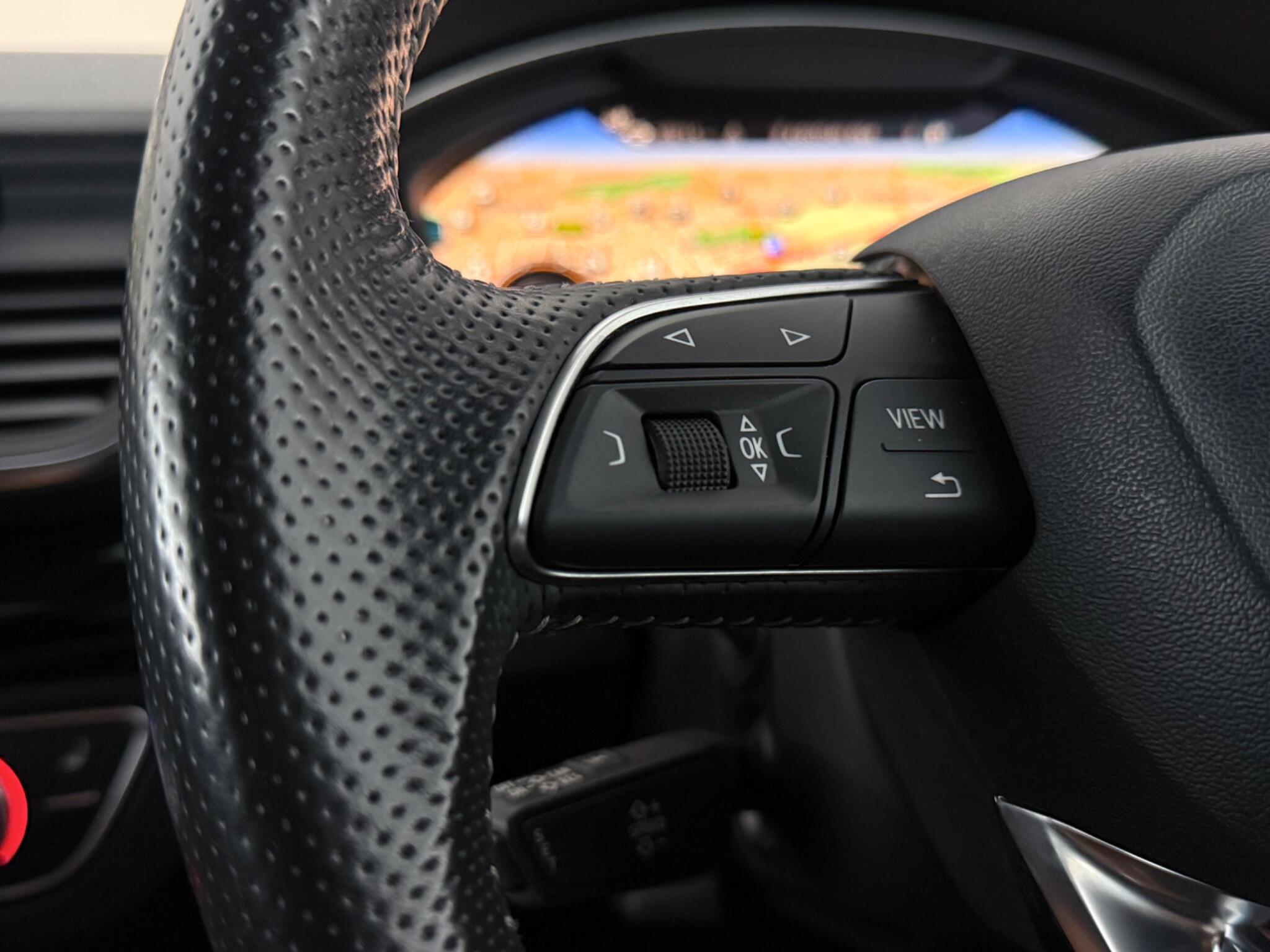 Audi Q5 view 13
