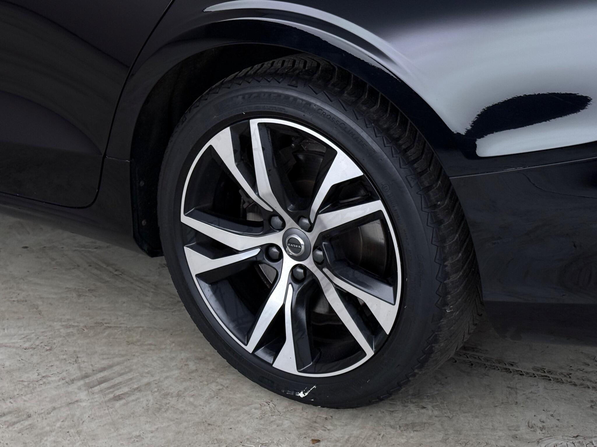 Volvo S60 view 9
