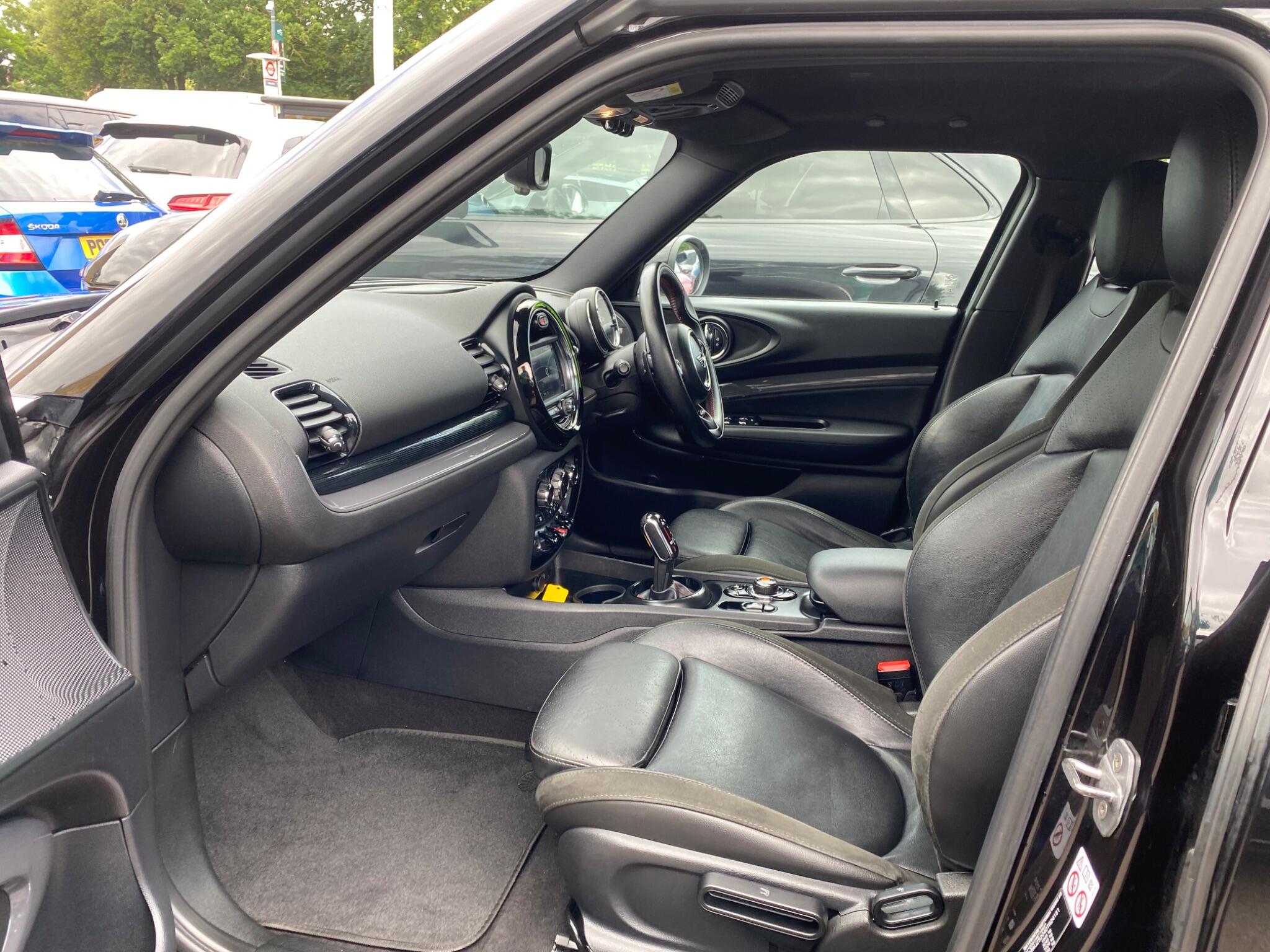 Mini Clubman view 32