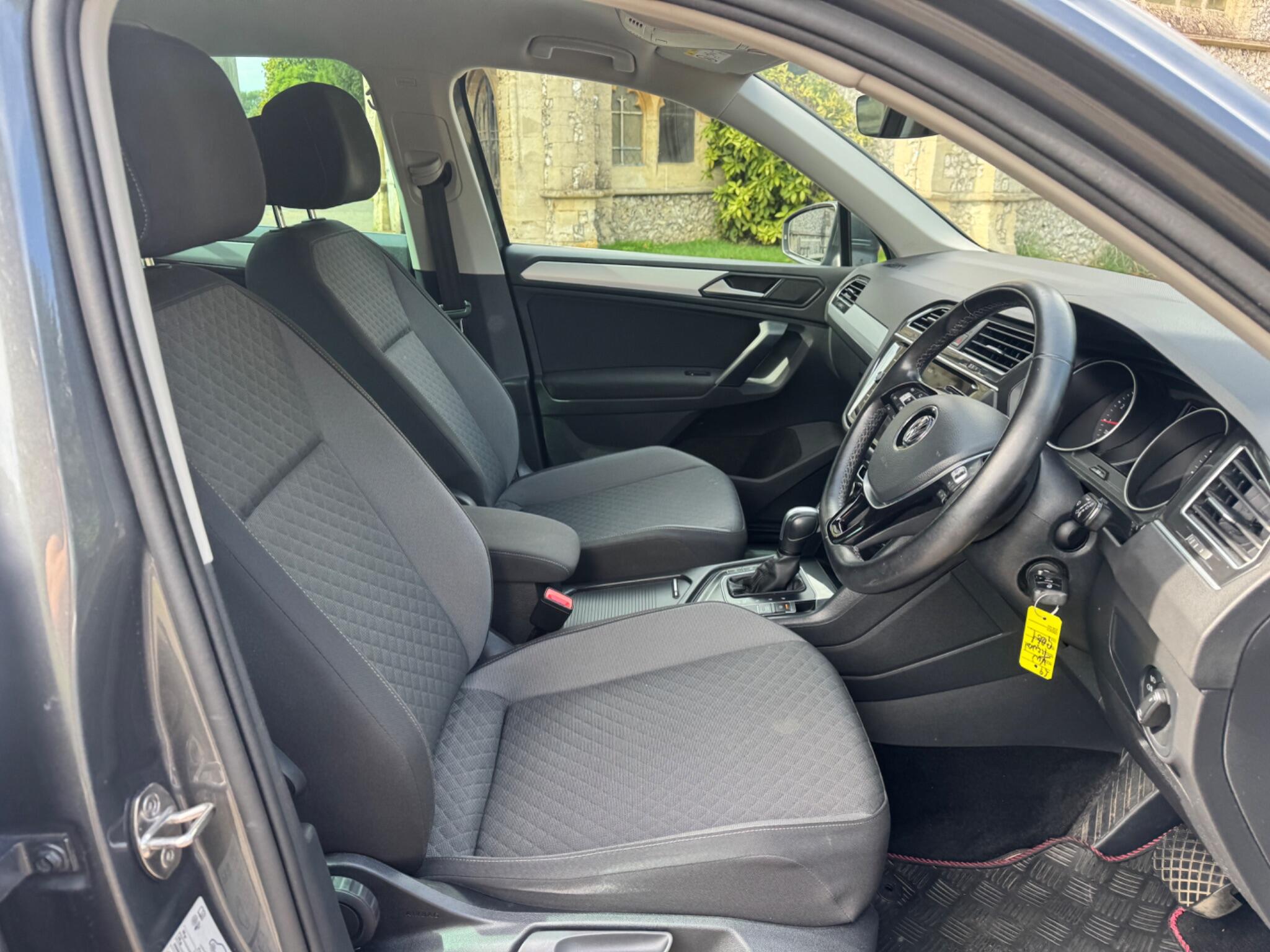 Volkswagen Tiguan view 32