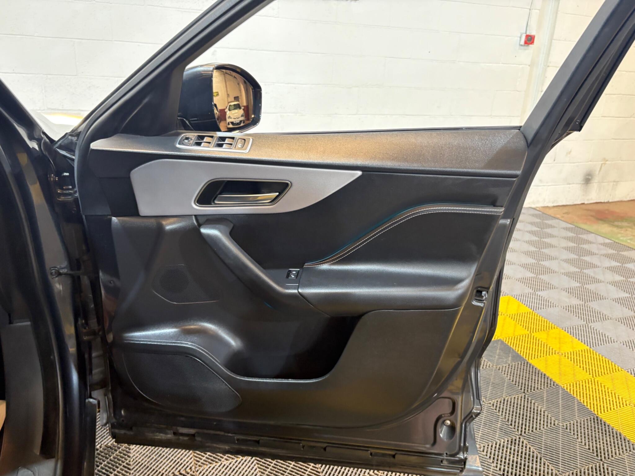 Jaguar F-Pace view 39