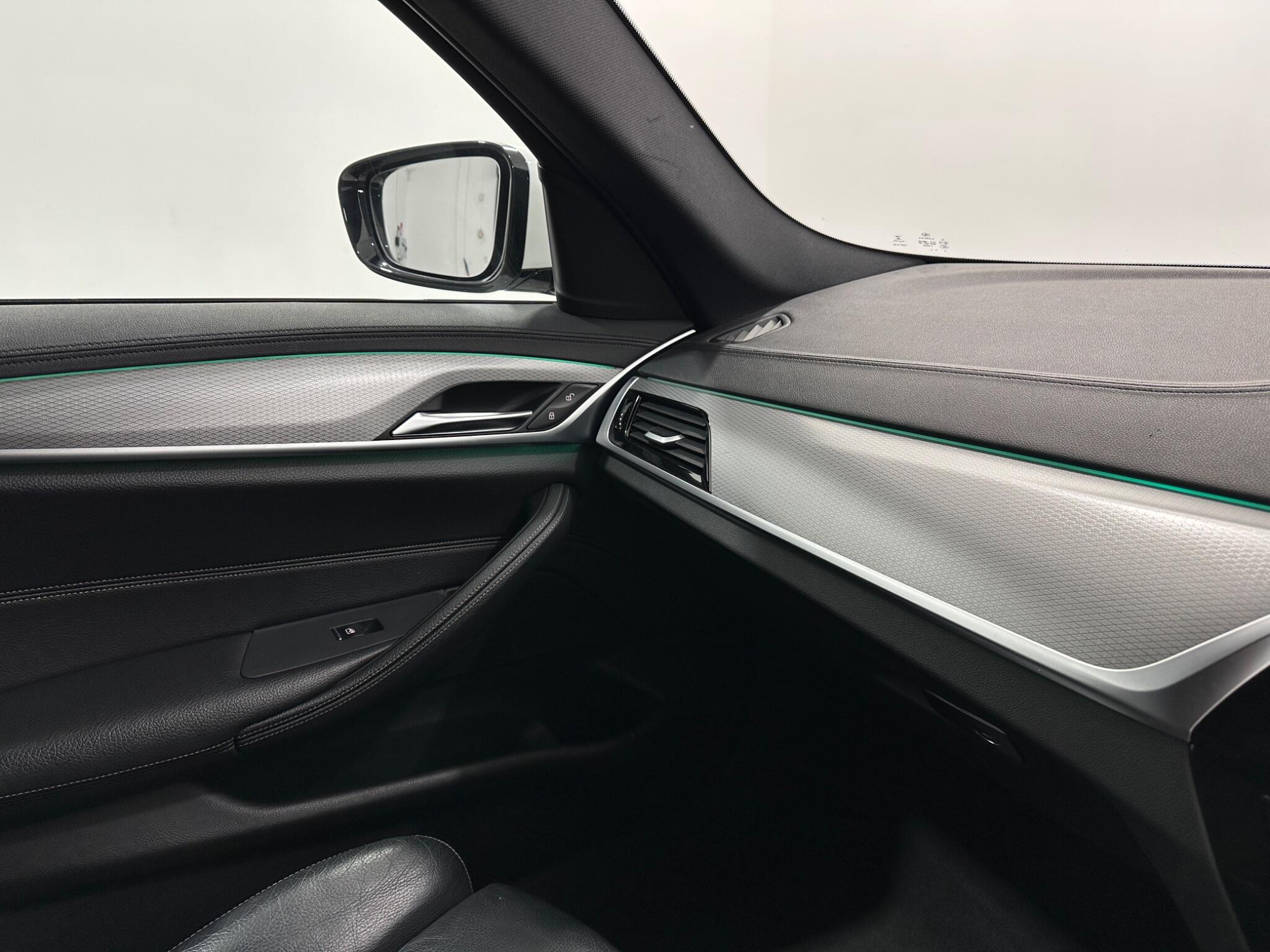 BMW 5 Series view 27