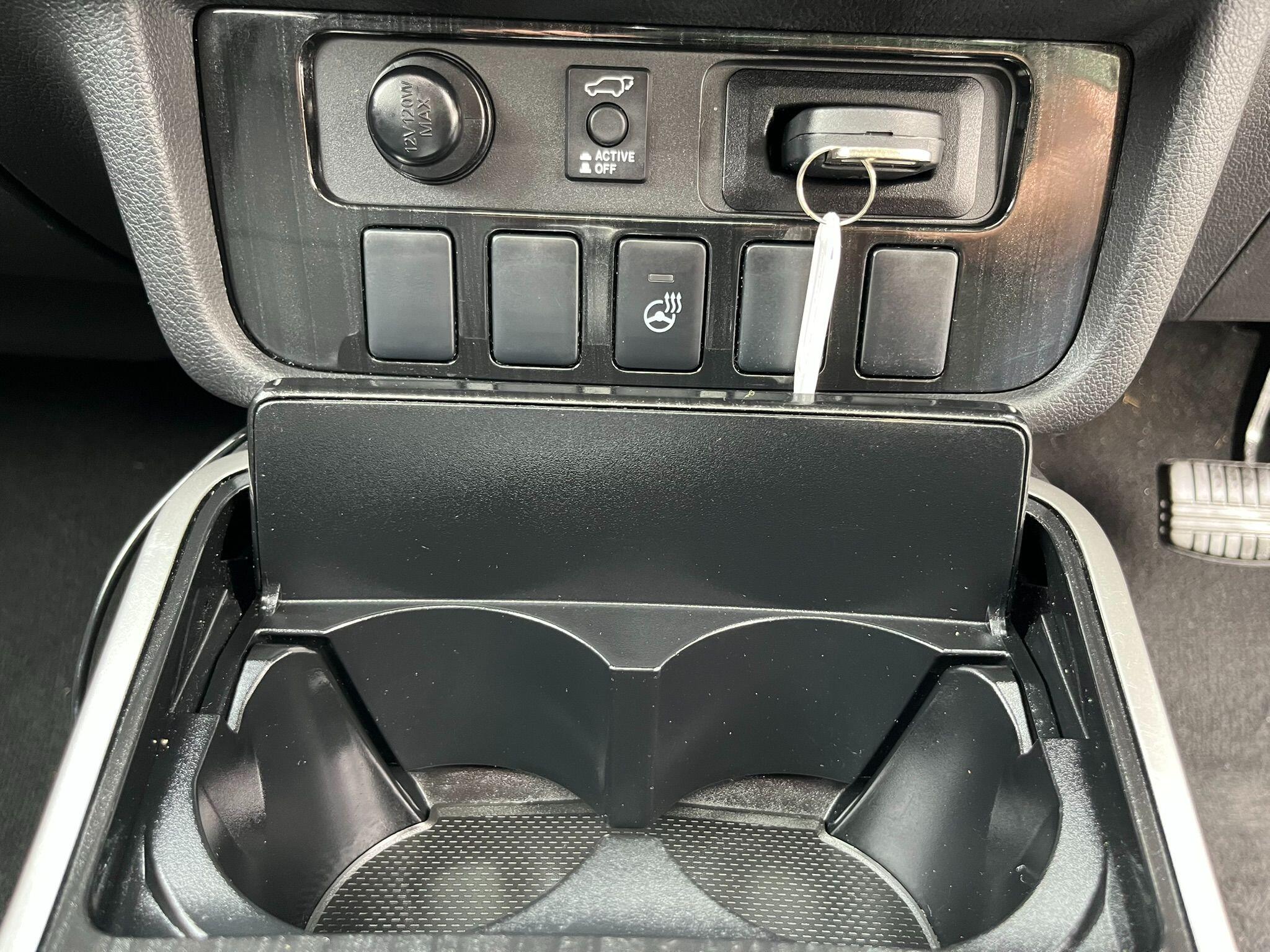 Mitsubishi Outlander view 23