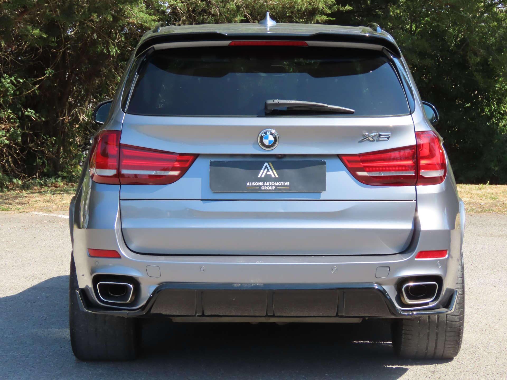 BMW X5 view 5