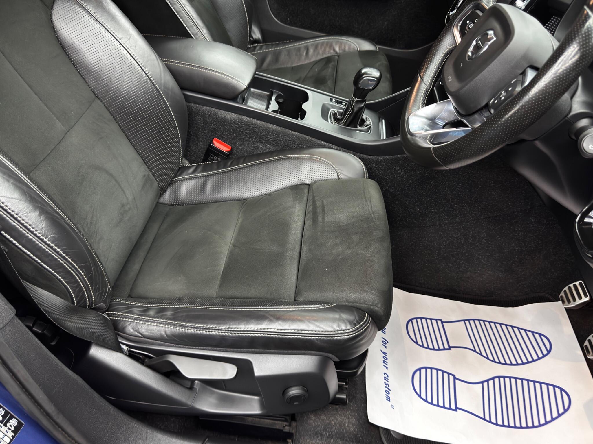 Volvo XC40 view 13
