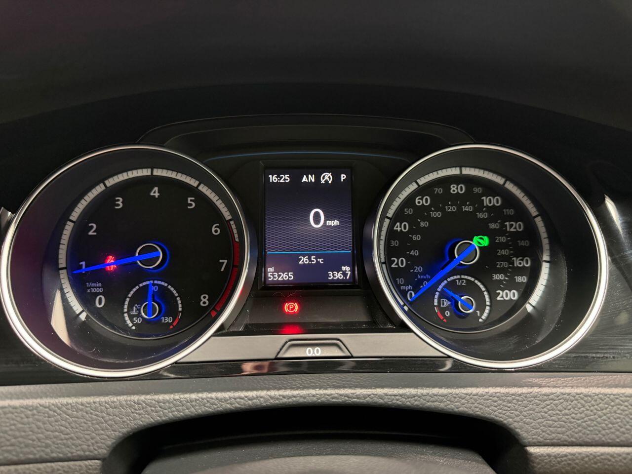 Volkswagen Golf view 28
