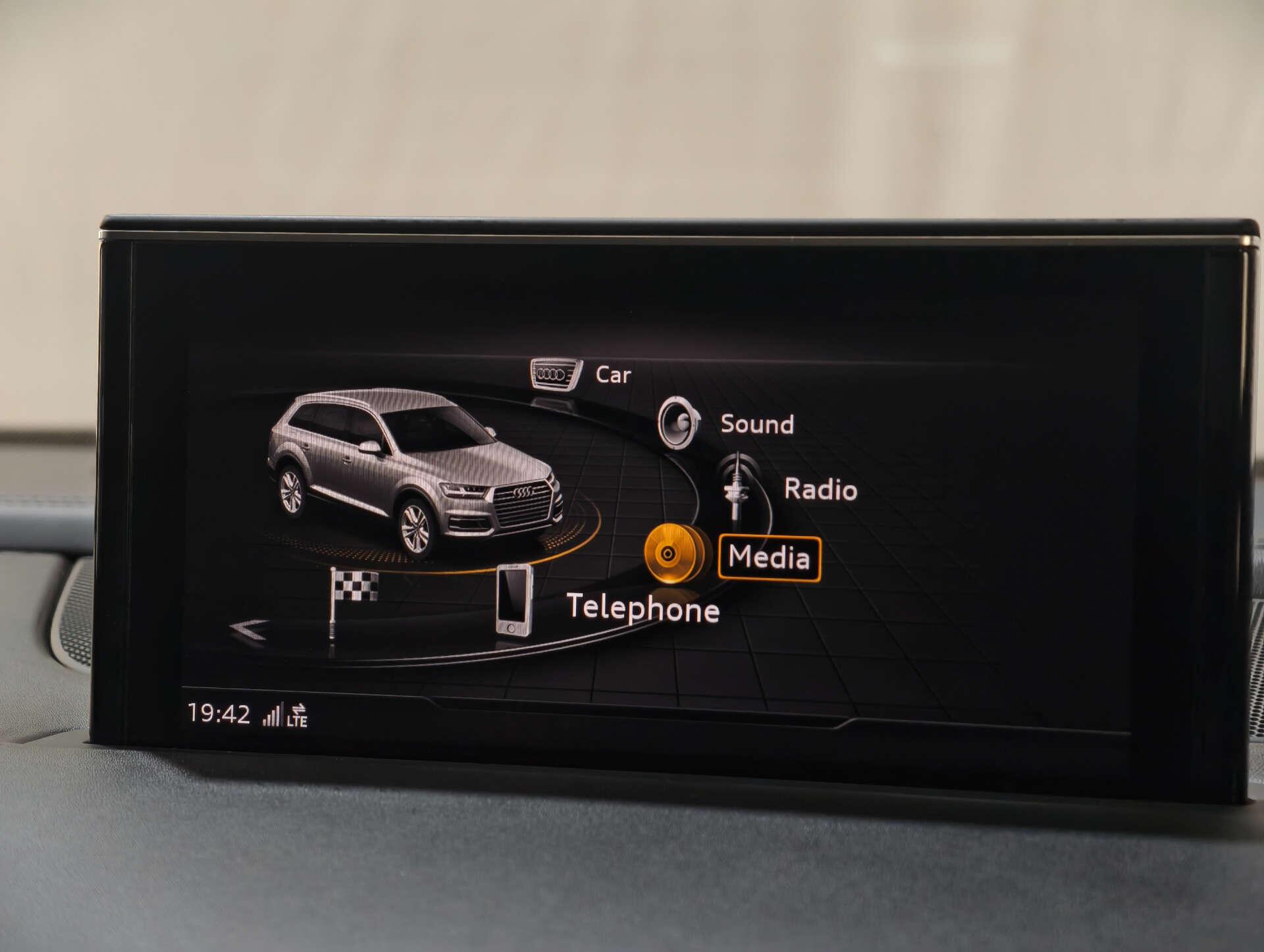 Audi SQ7 view 55