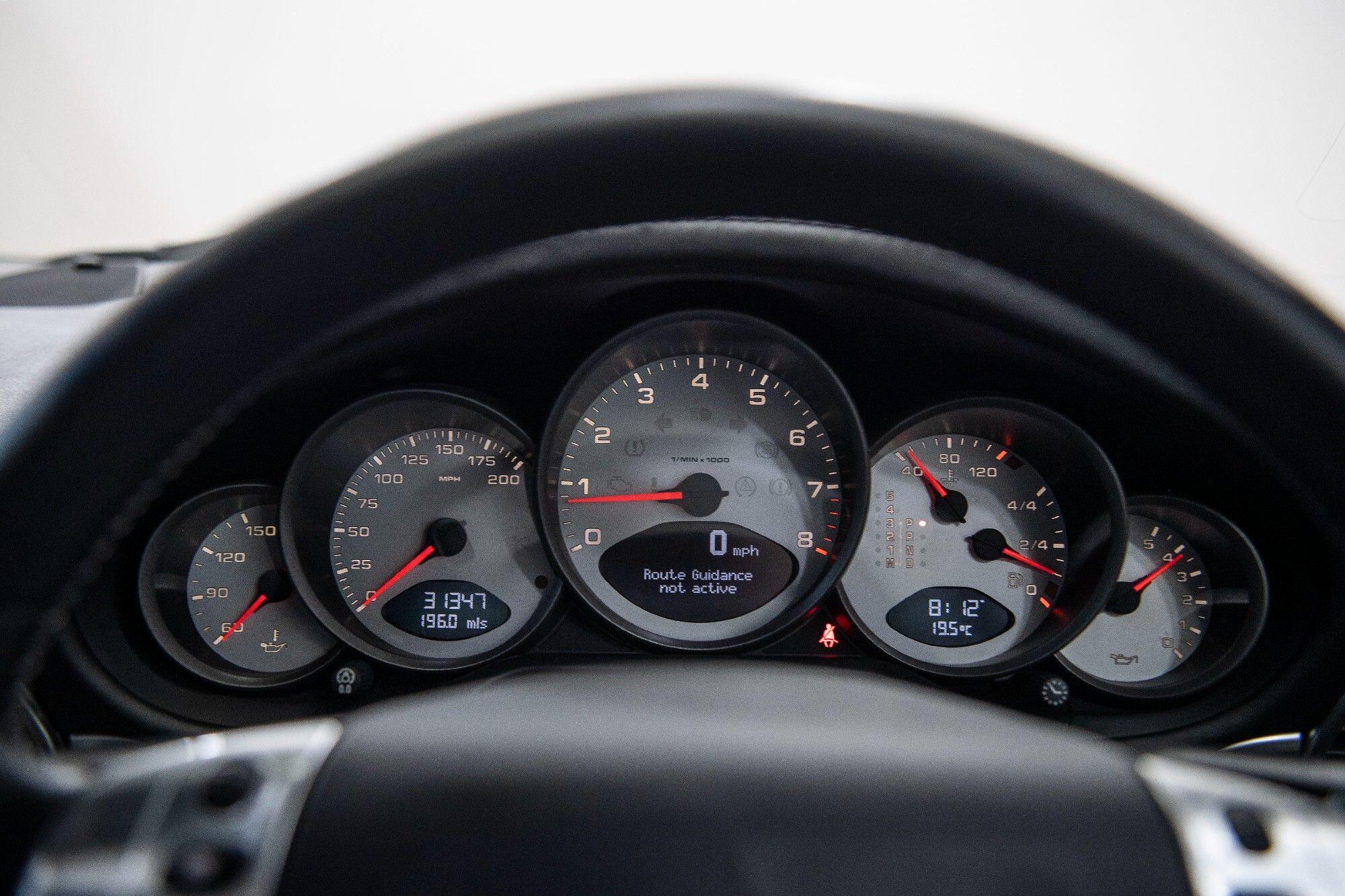 Porsche 911 view 16