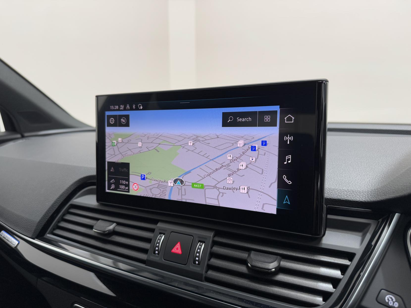 Audi Q5 view 24