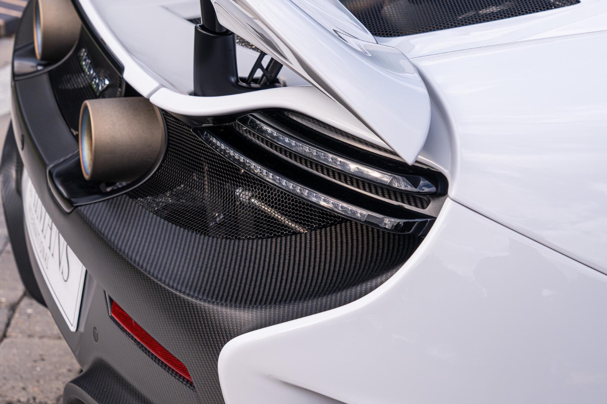 Mclaren 675LT view 16