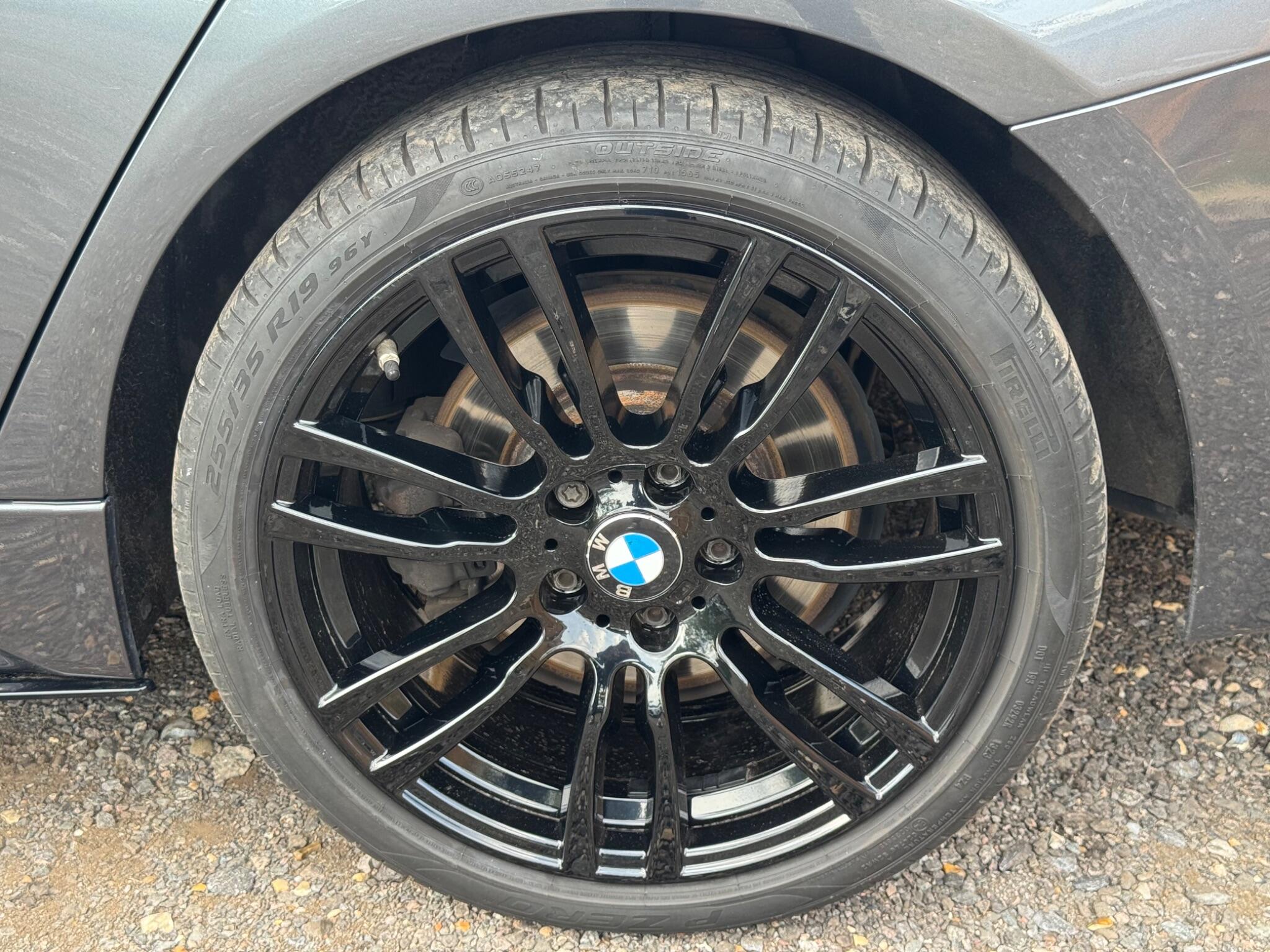 BMW 3 Series view 38