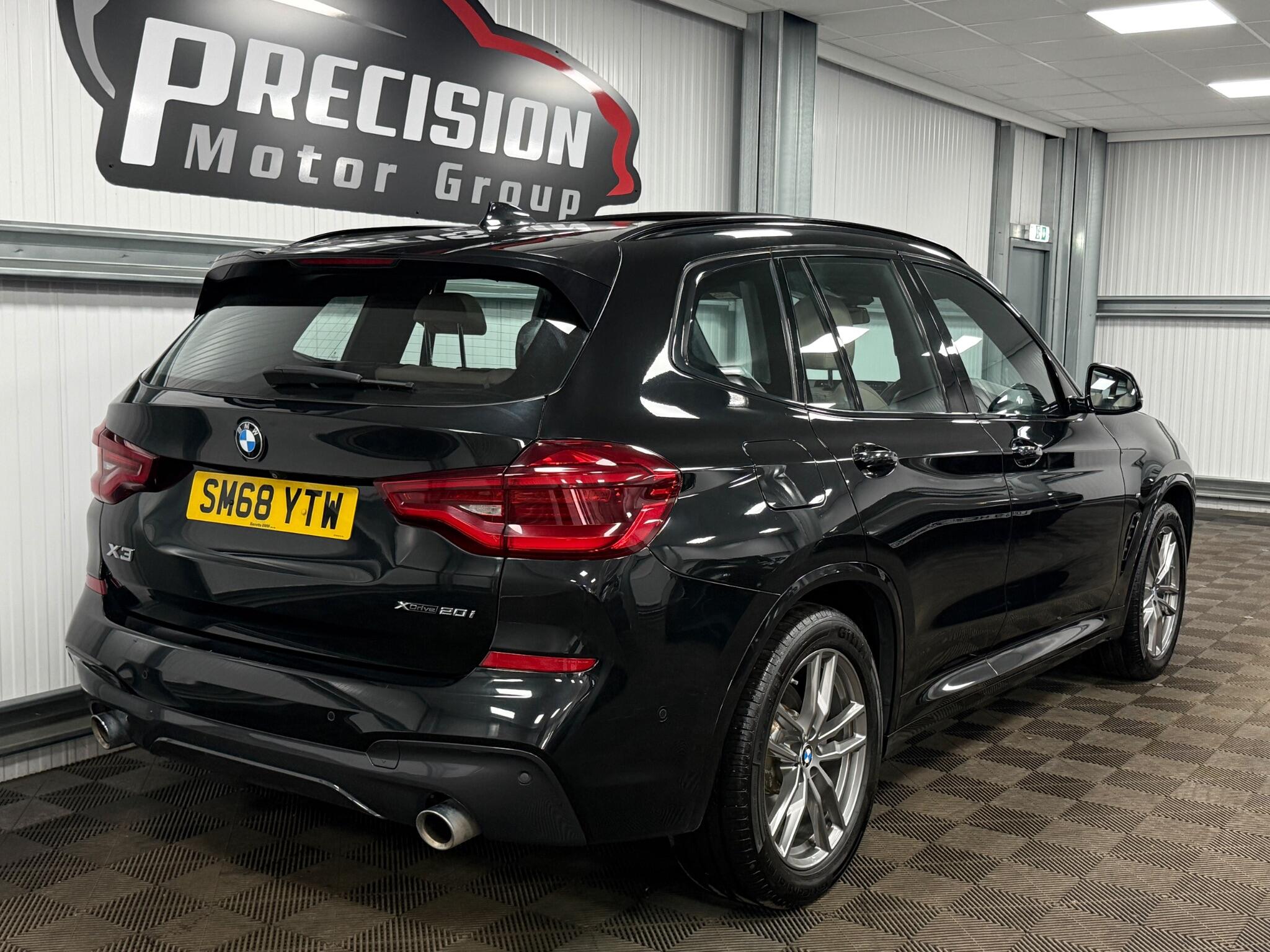 BMW X3 view 13