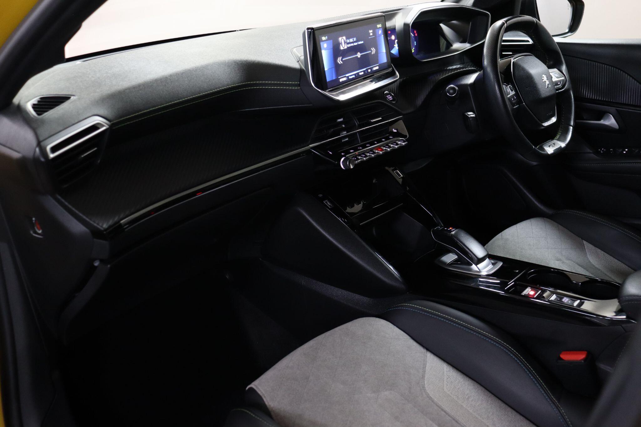 Peugeot E-208 view 35