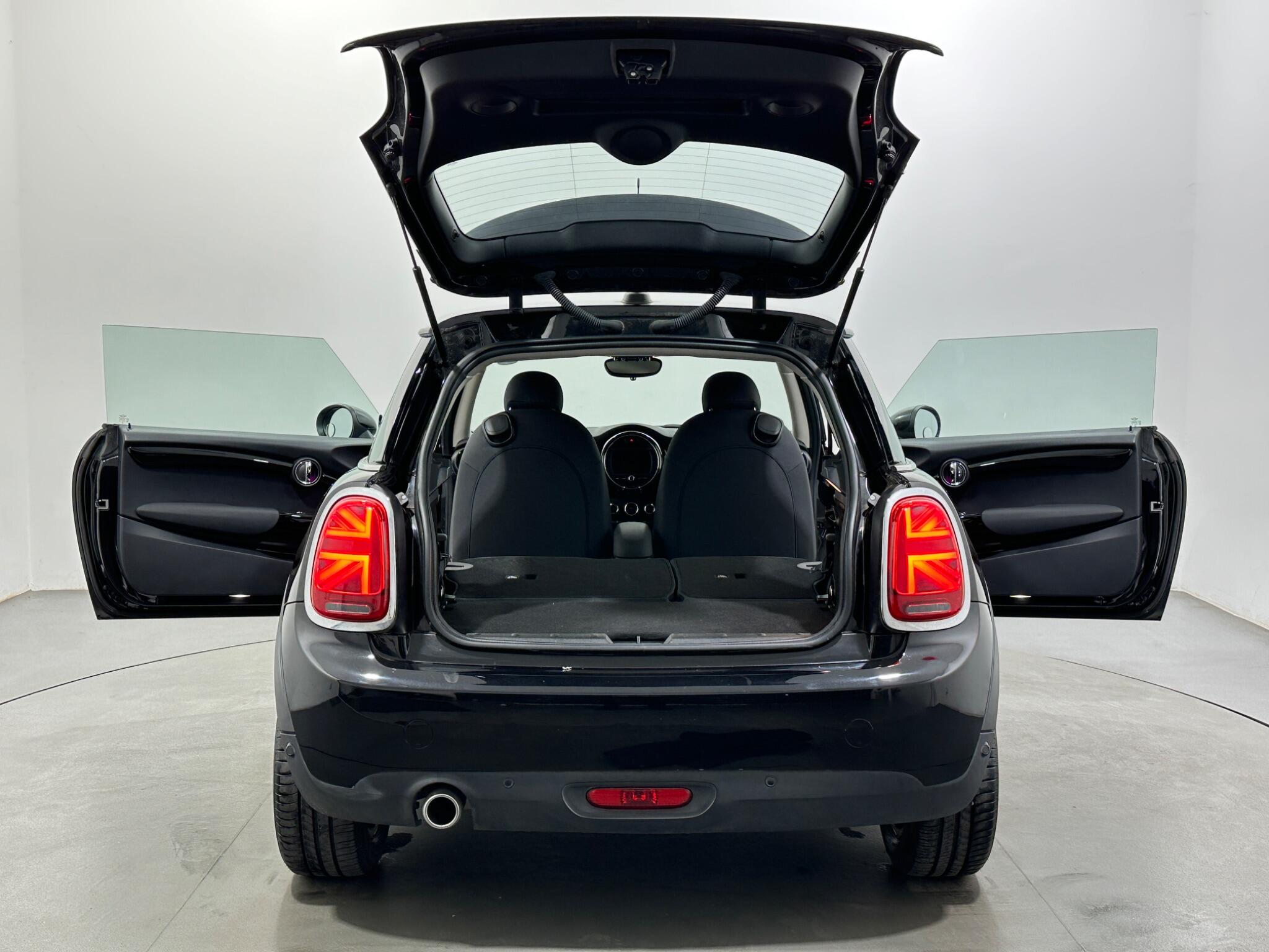 Mini Cooper view 39