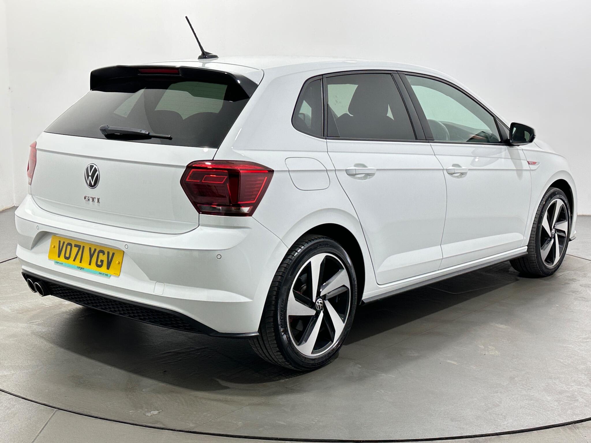 Volkswagen Polo view 8