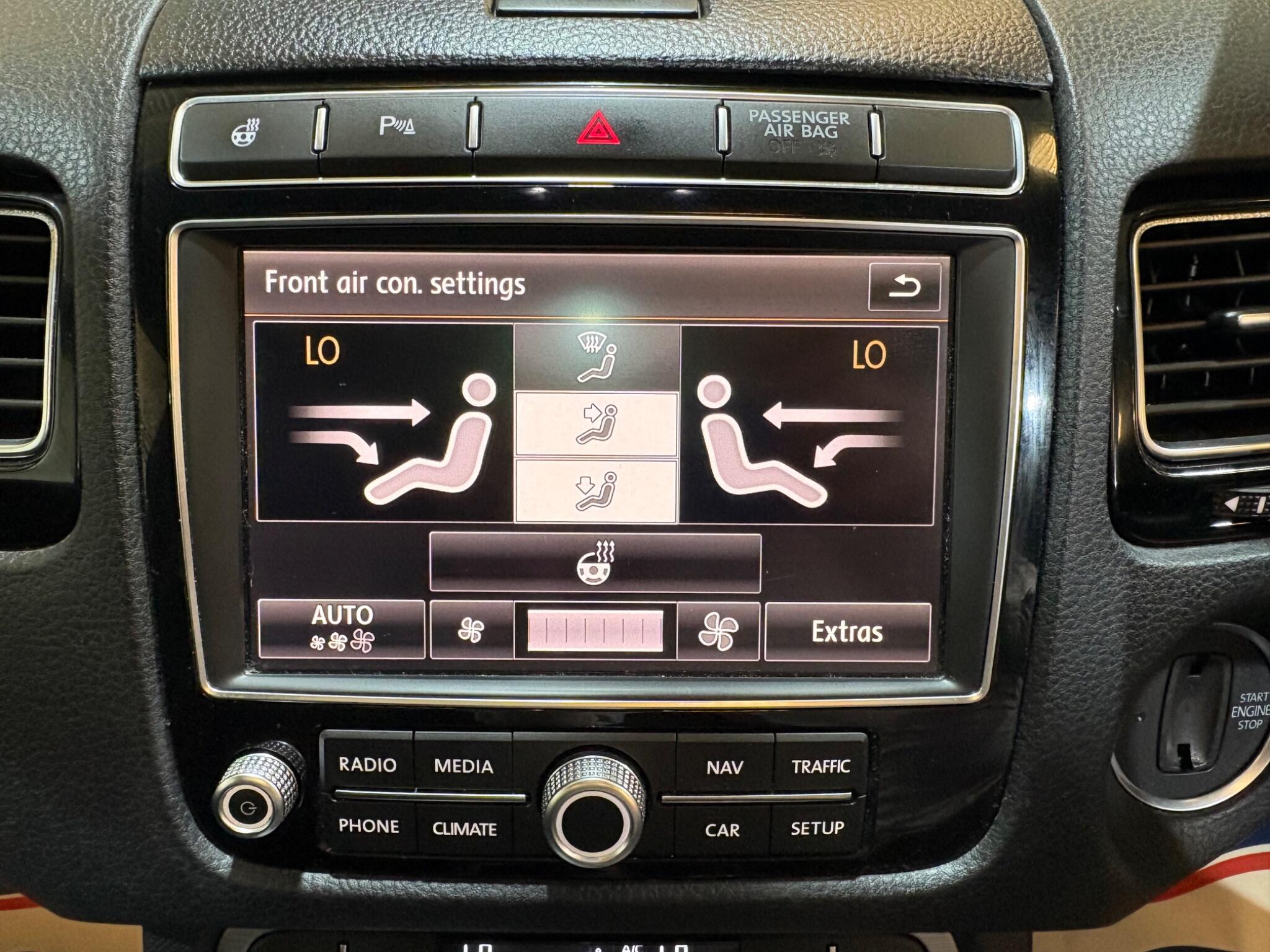Volkswagen Touareg view 19