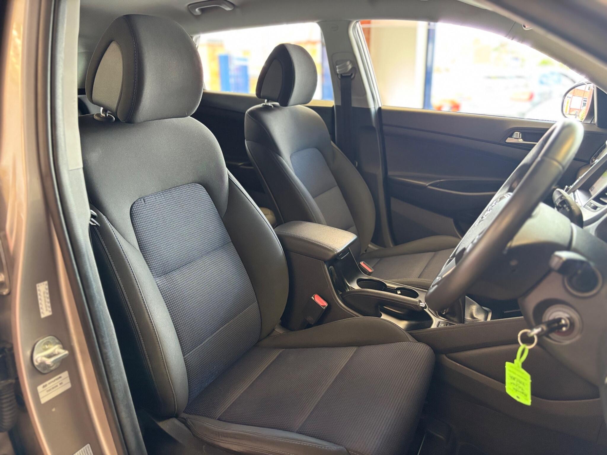 Hyundai Tucson view 12