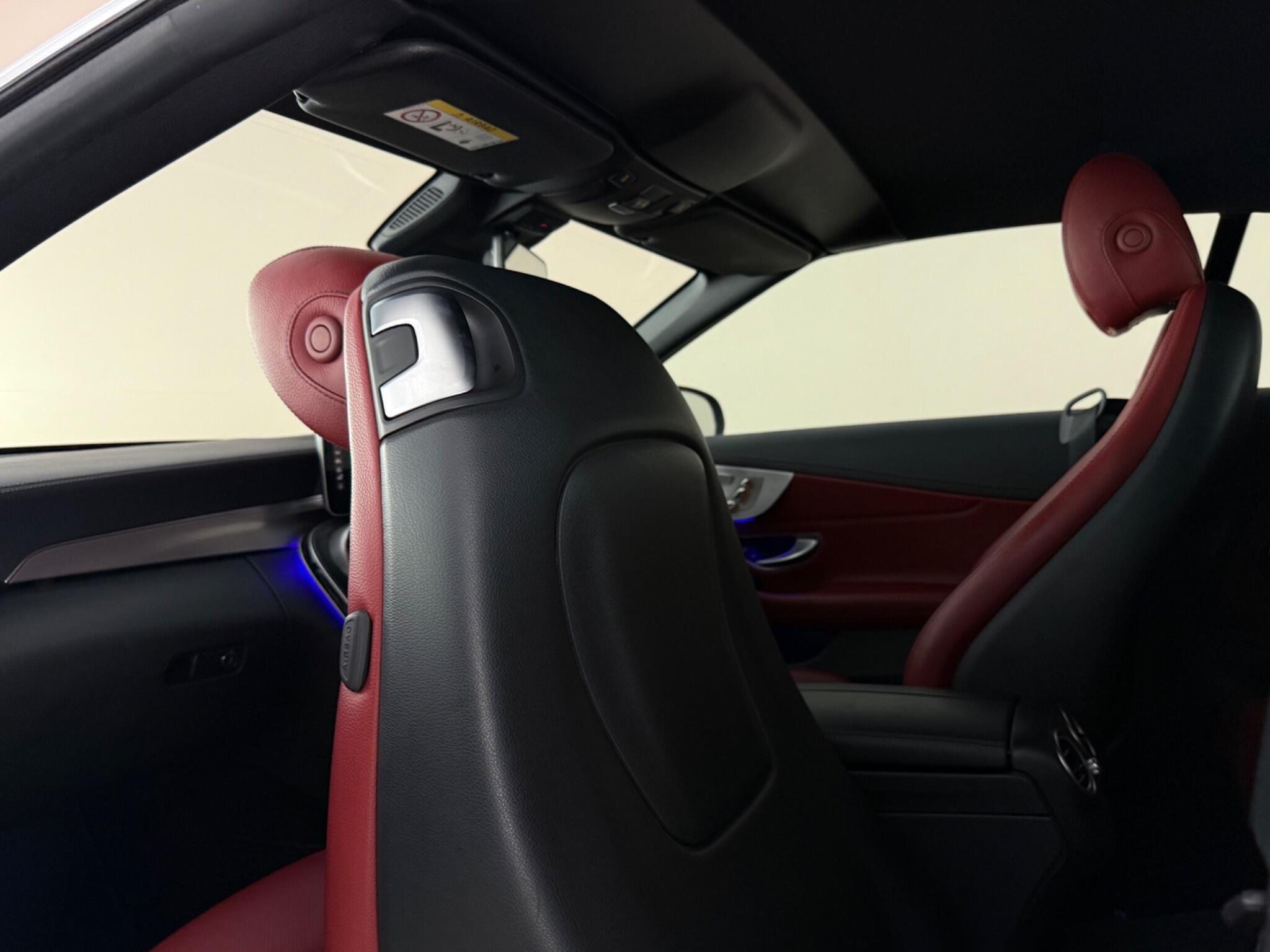 Mercedes-Benz C-Class view 36