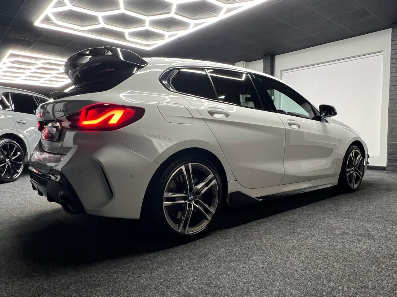 BMW 1 Series view 14