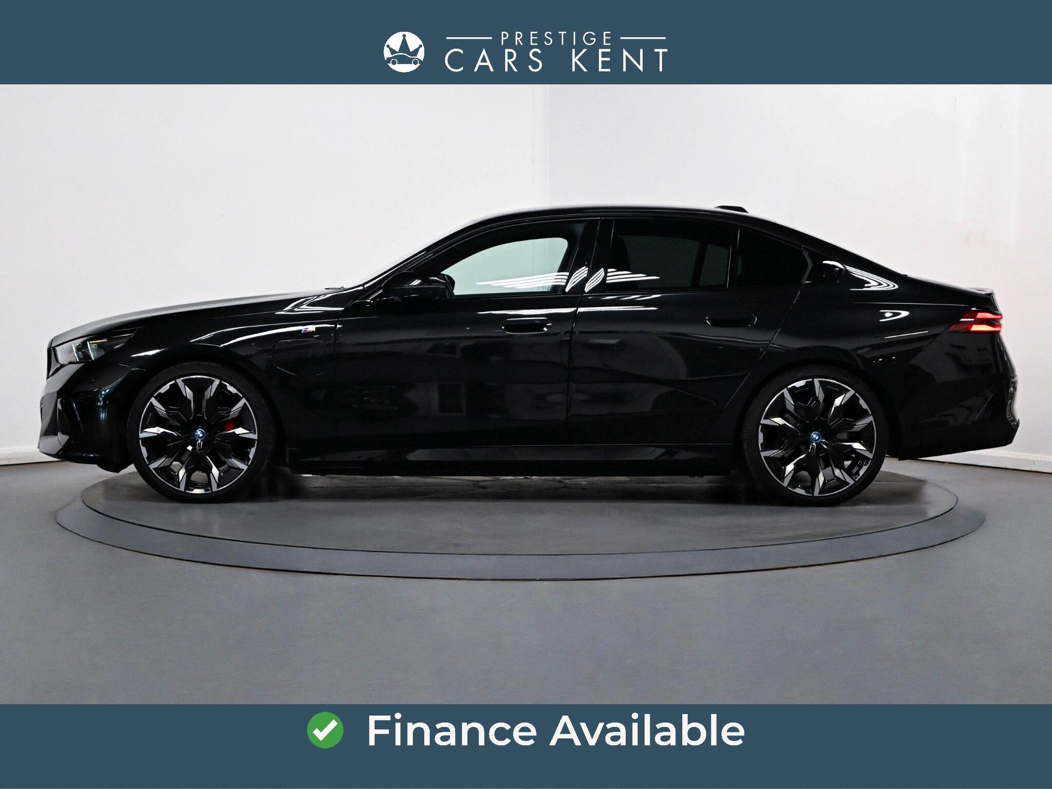BMW 5 Series view 4