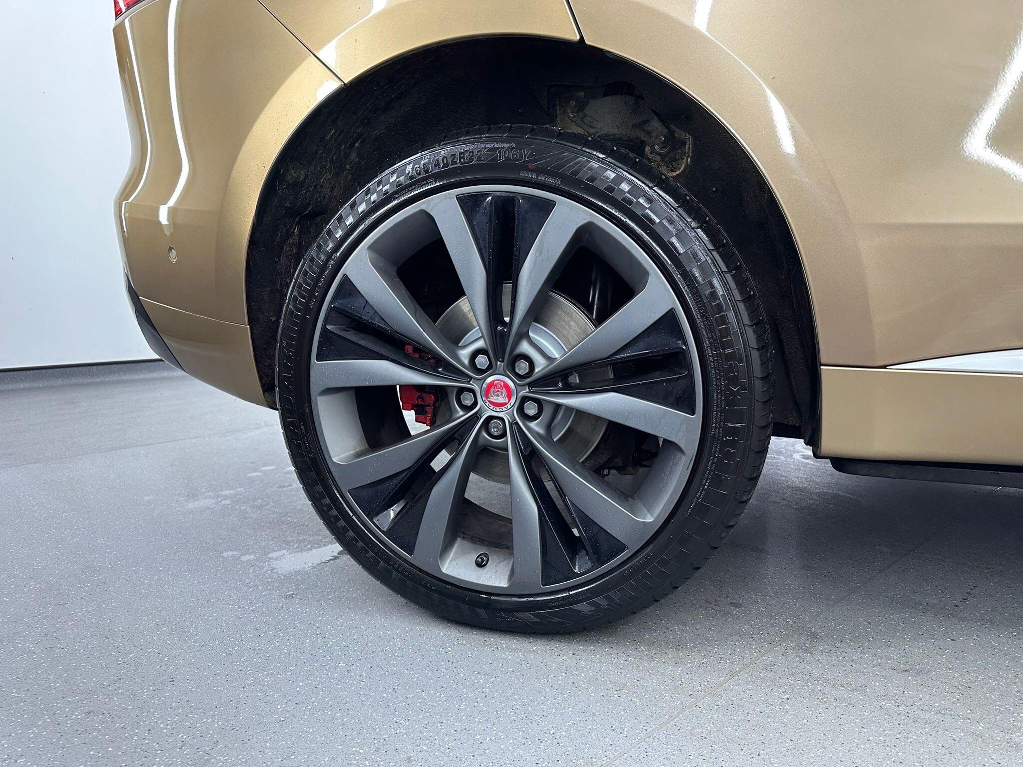 Jaguar F-Pace view 21