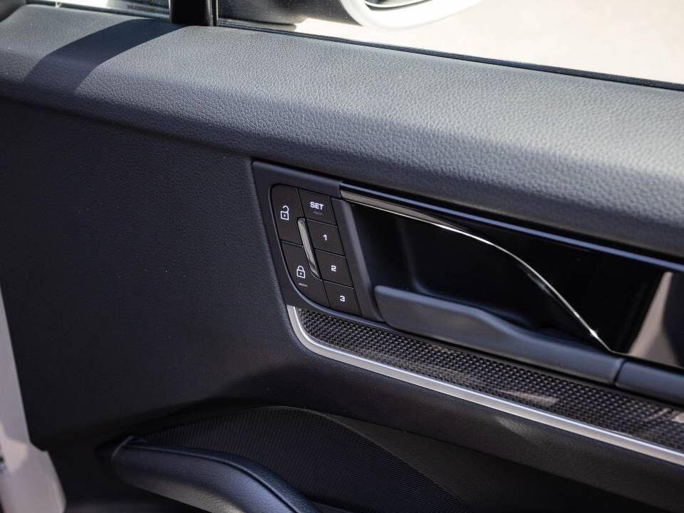Porsche Cayenne view 55