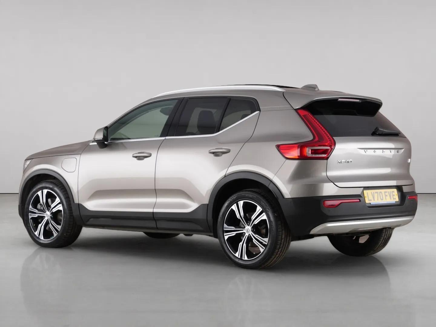 Volvo XC40 view 8