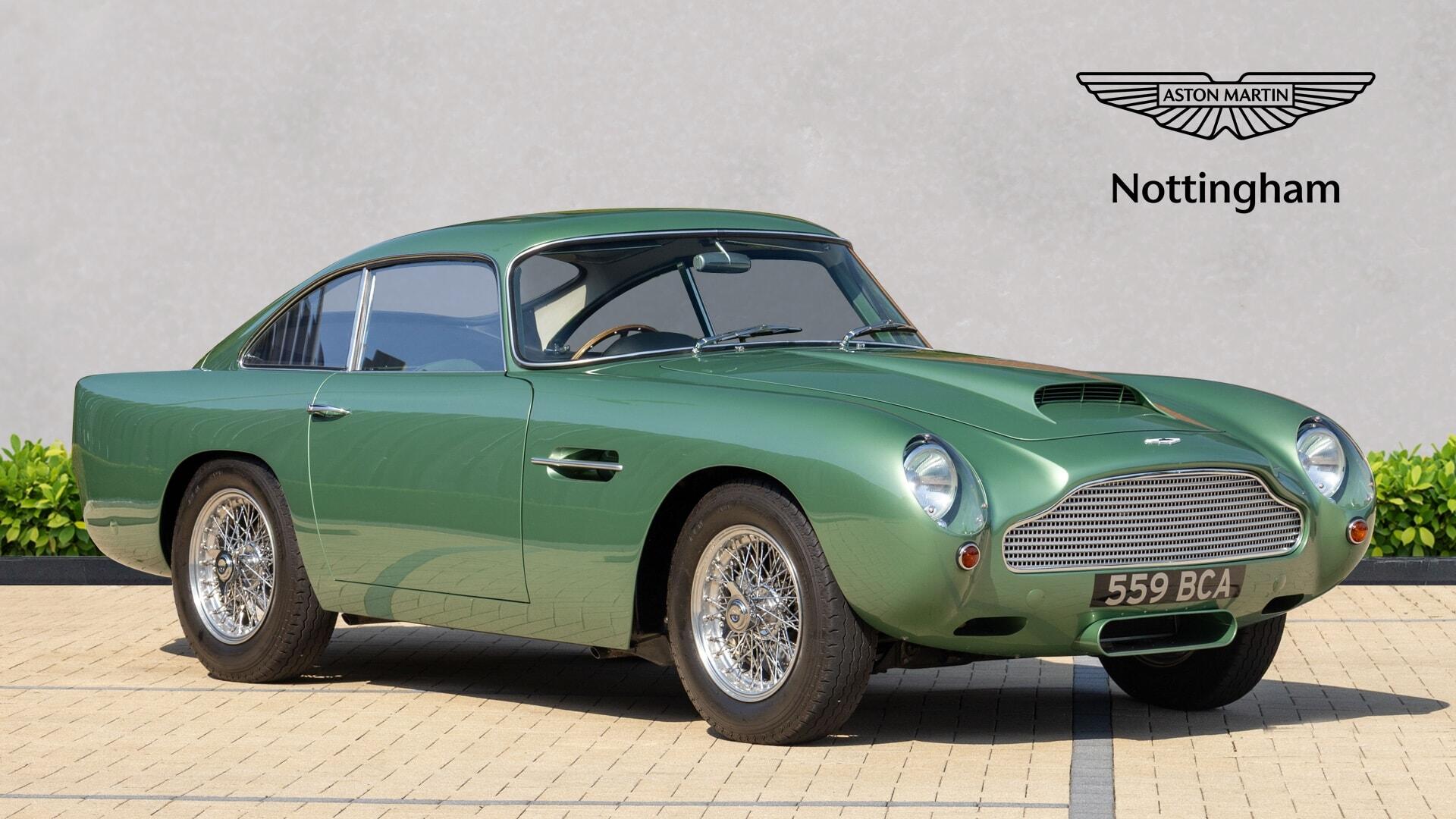 Aston Martin DB4