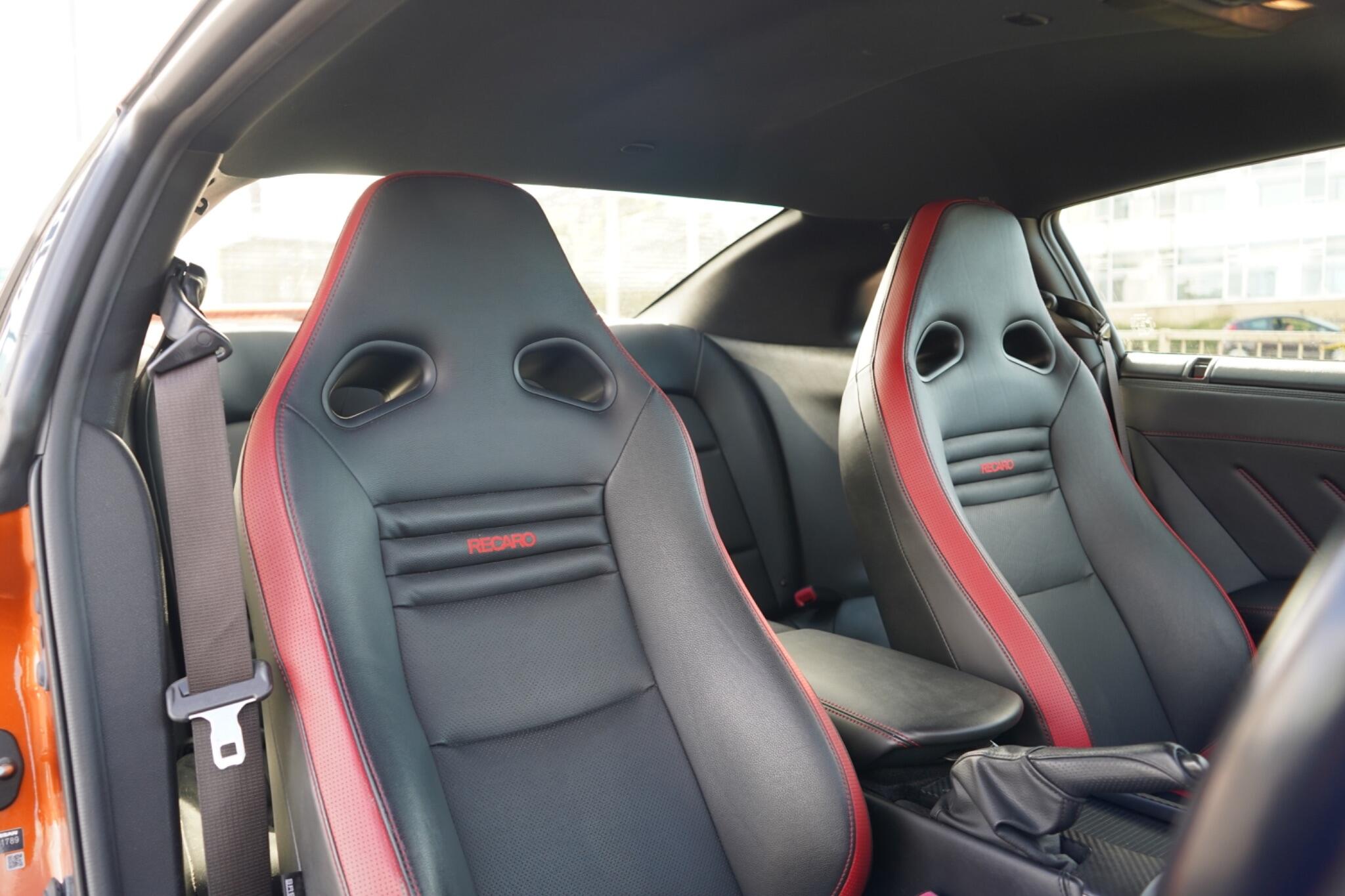 Nissan GT-R view 3
