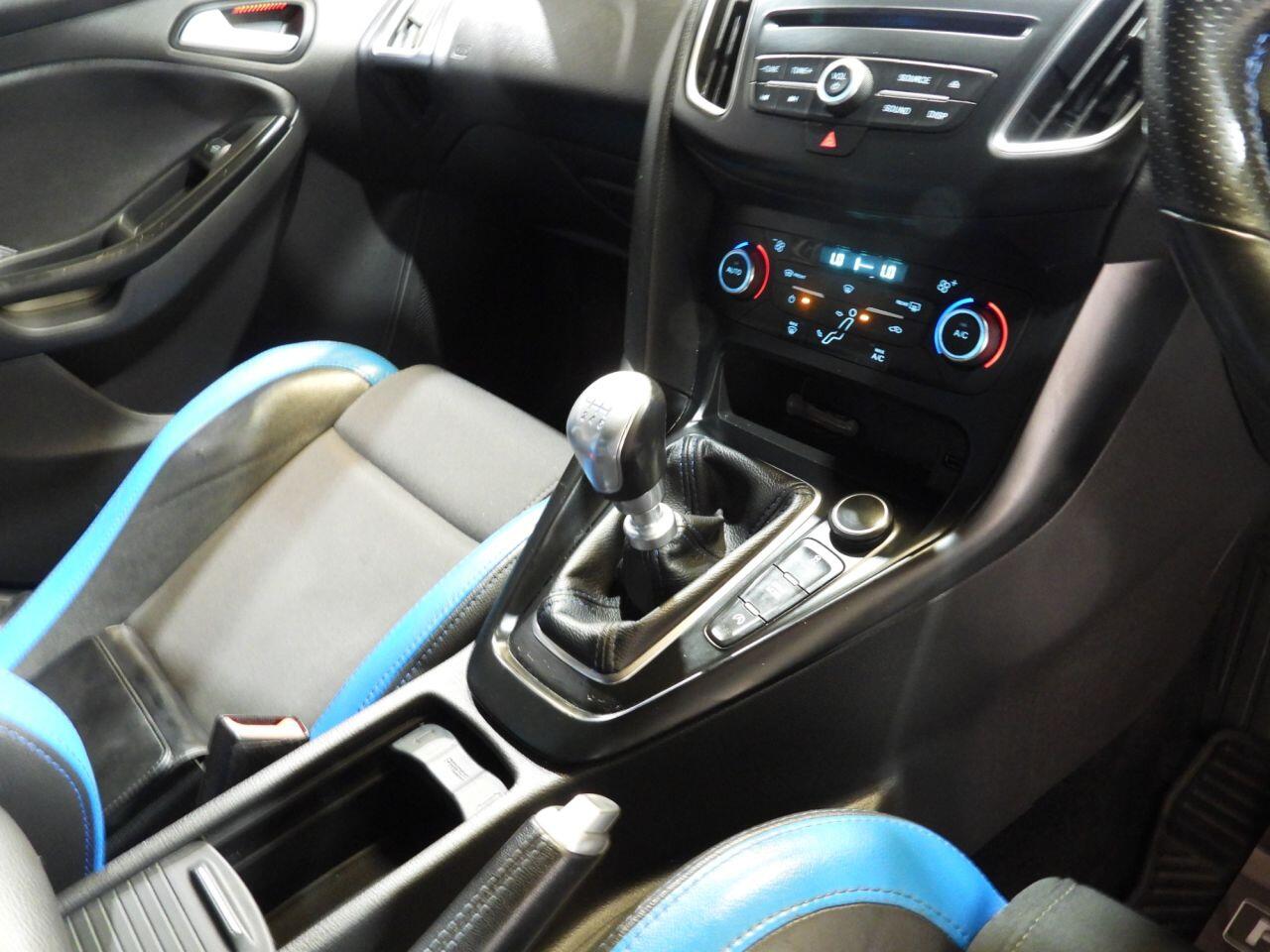 Ford Focus view 37