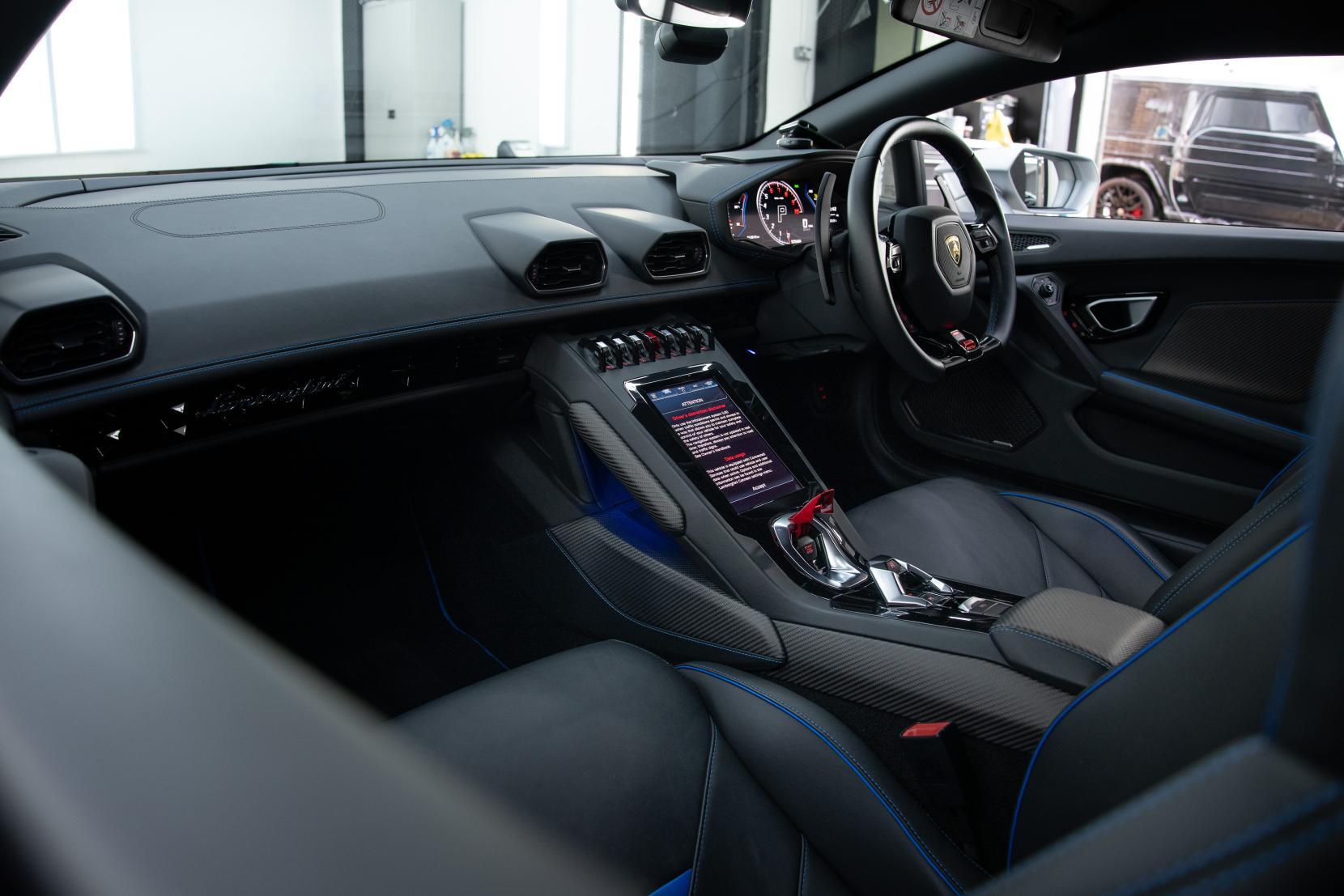 Lamborghini Huracan view 9