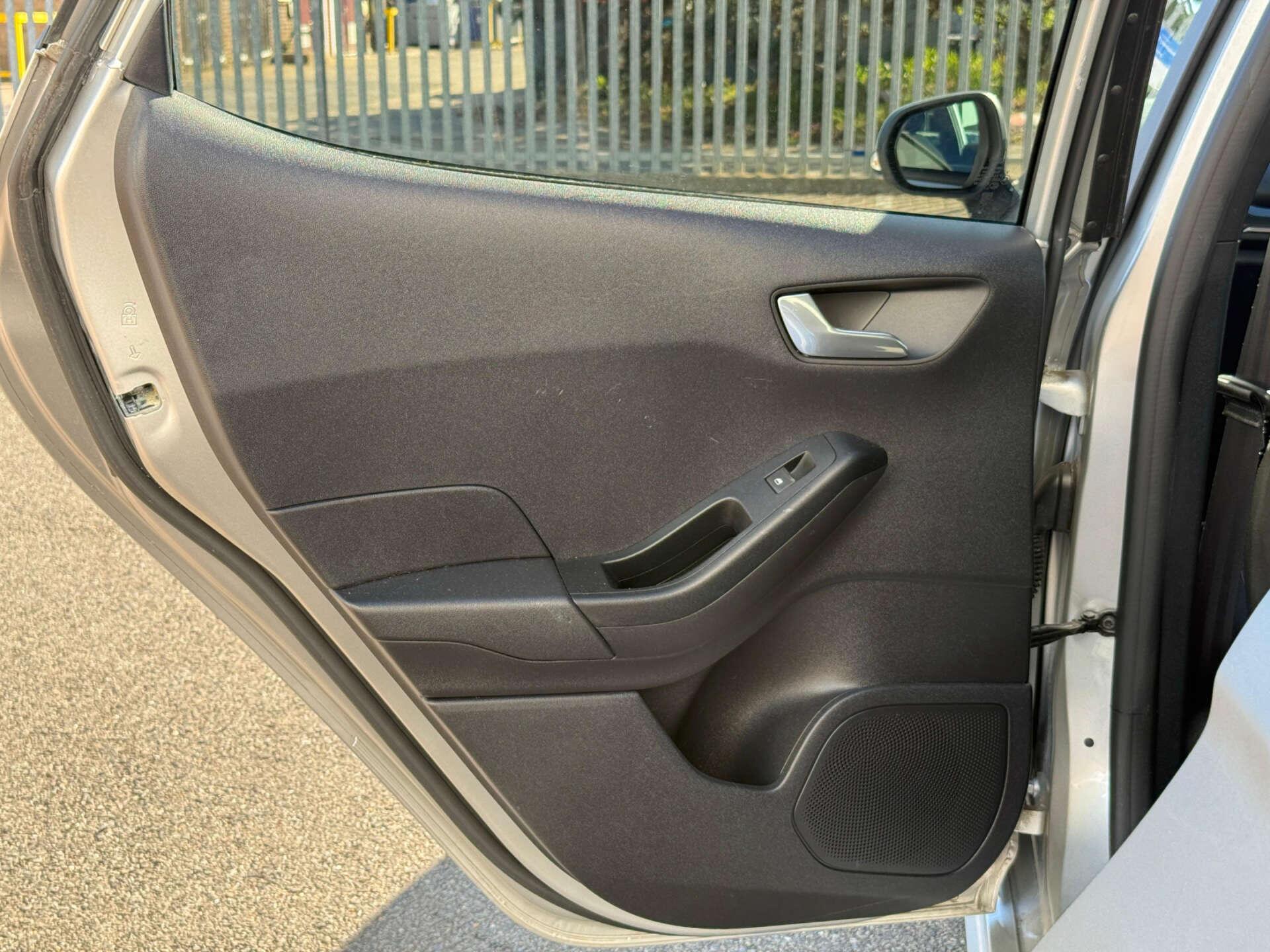 Ford Fiesta view 37