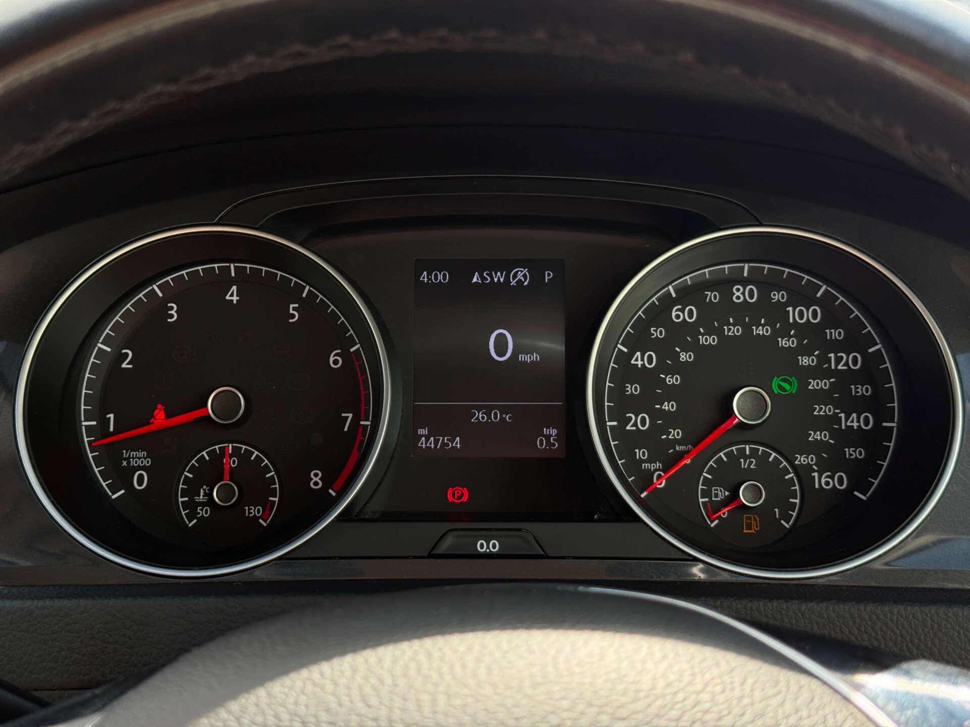 Volkswagen Golf view 50