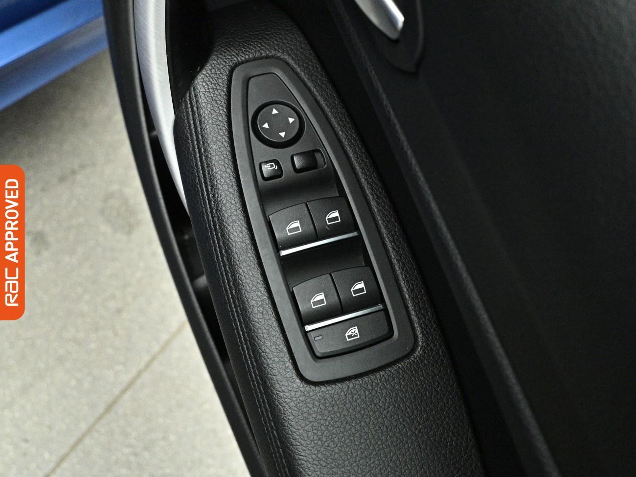 BMW 1 Series view 25