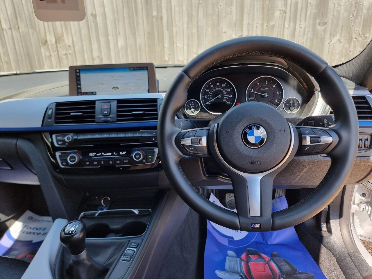 BMW 3 Series view 14