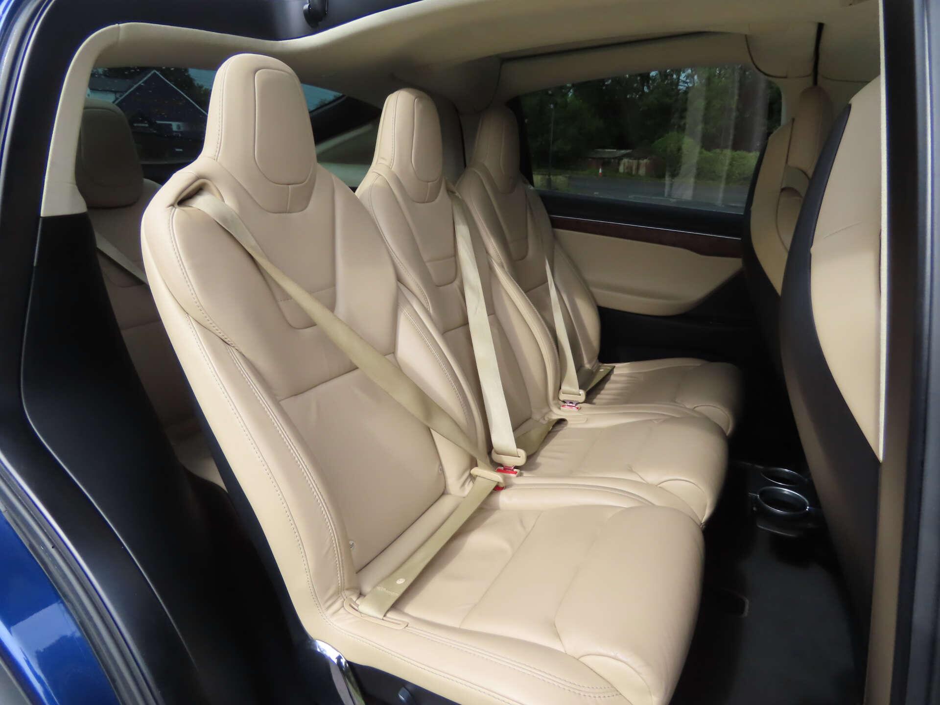 Tesla Model X view 11