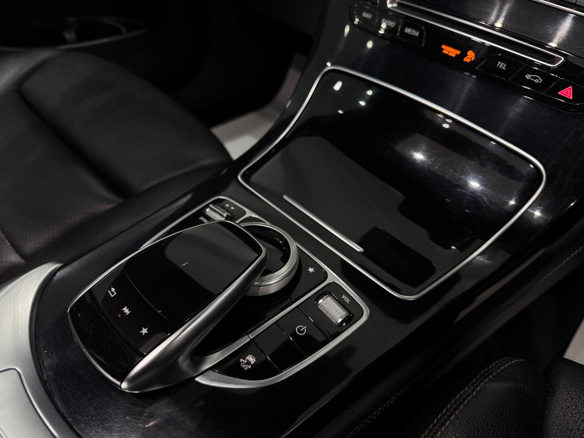 Mercedes-Benz GLC view 38