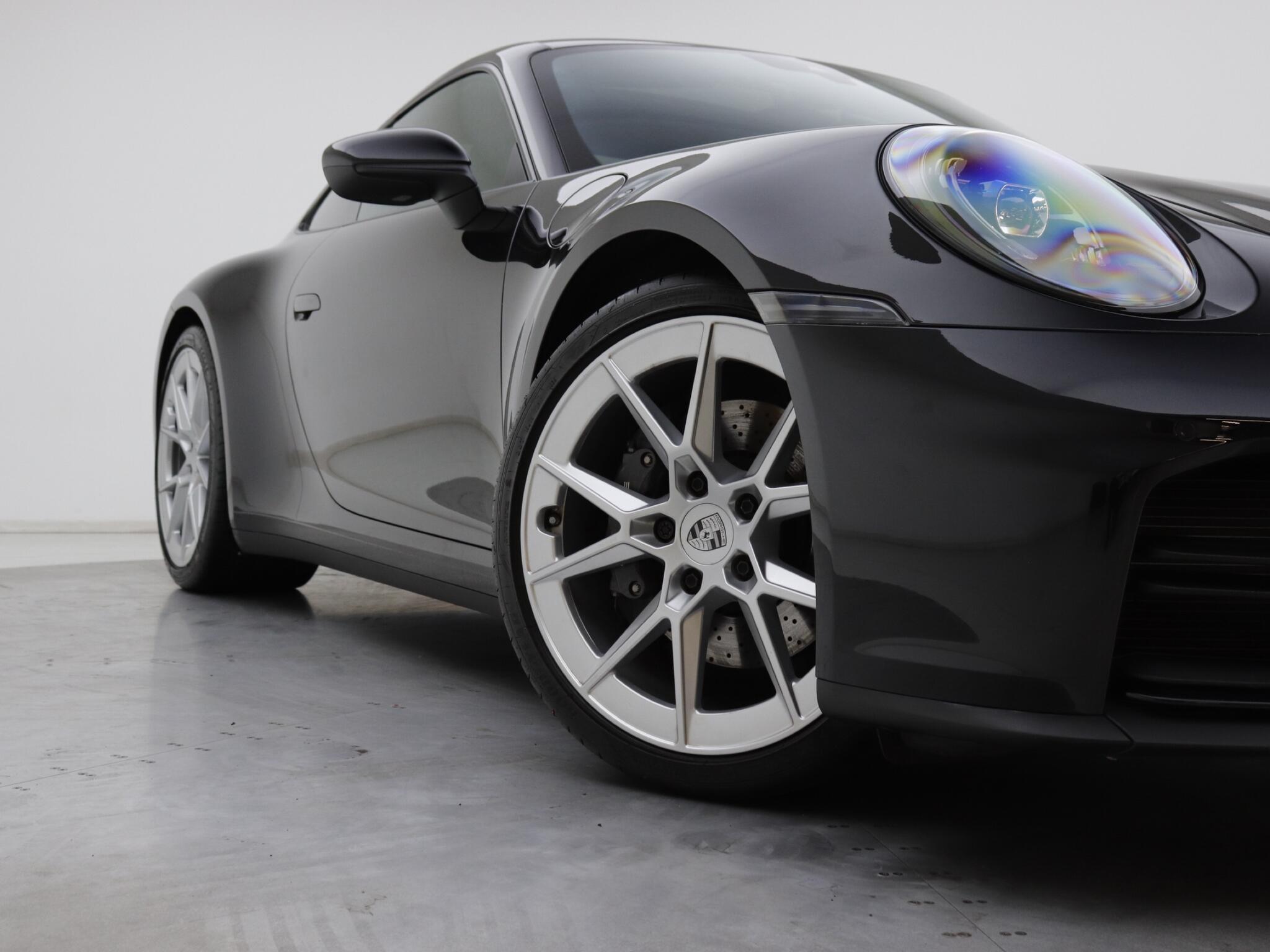 Porsche 911 view 30