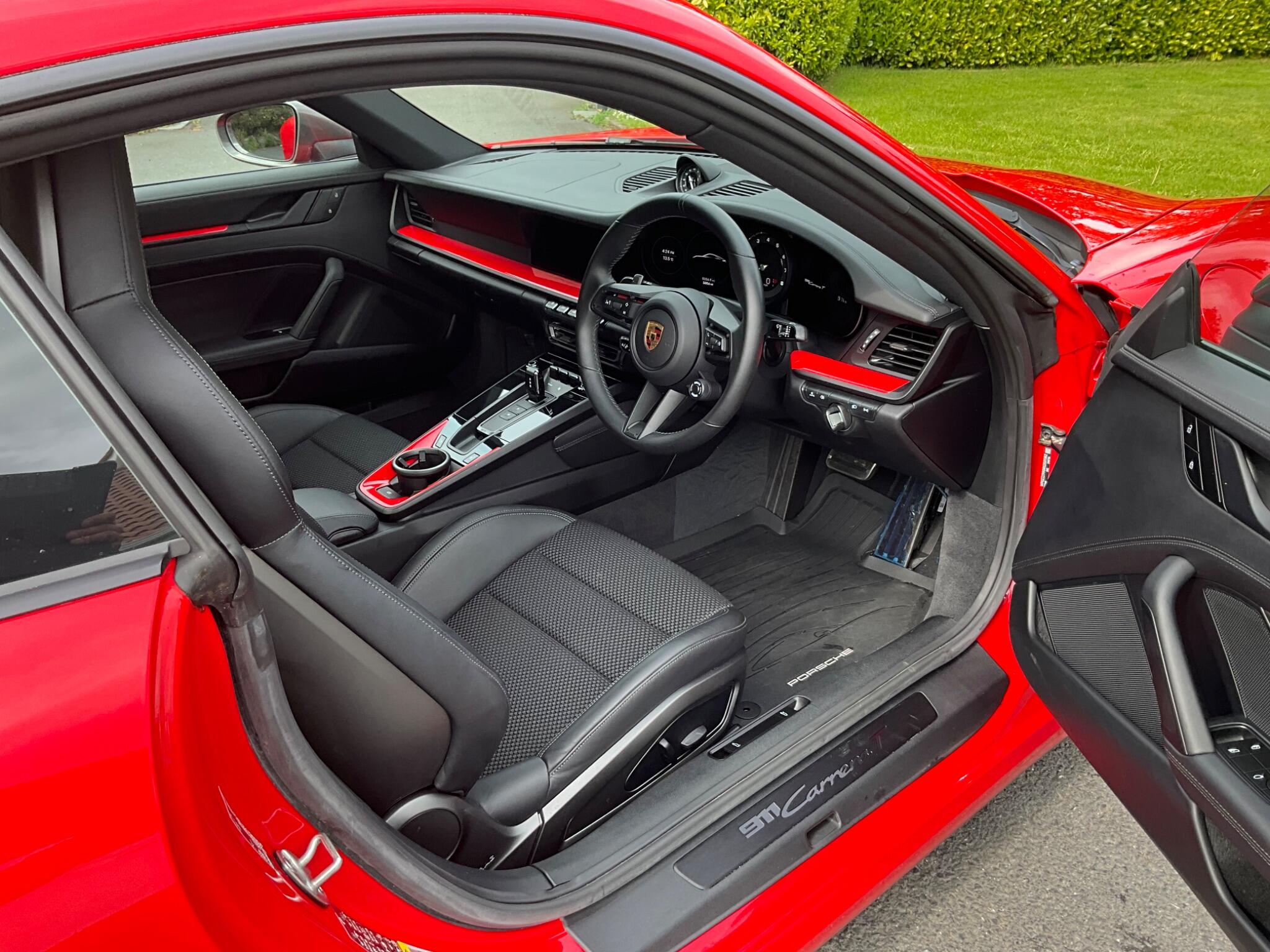 Porsche 911 view 10