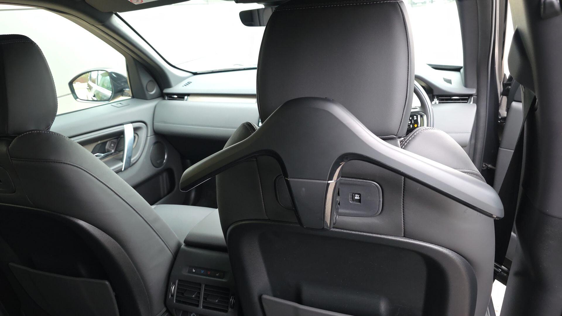 Land Rover Discovery Sport view 35