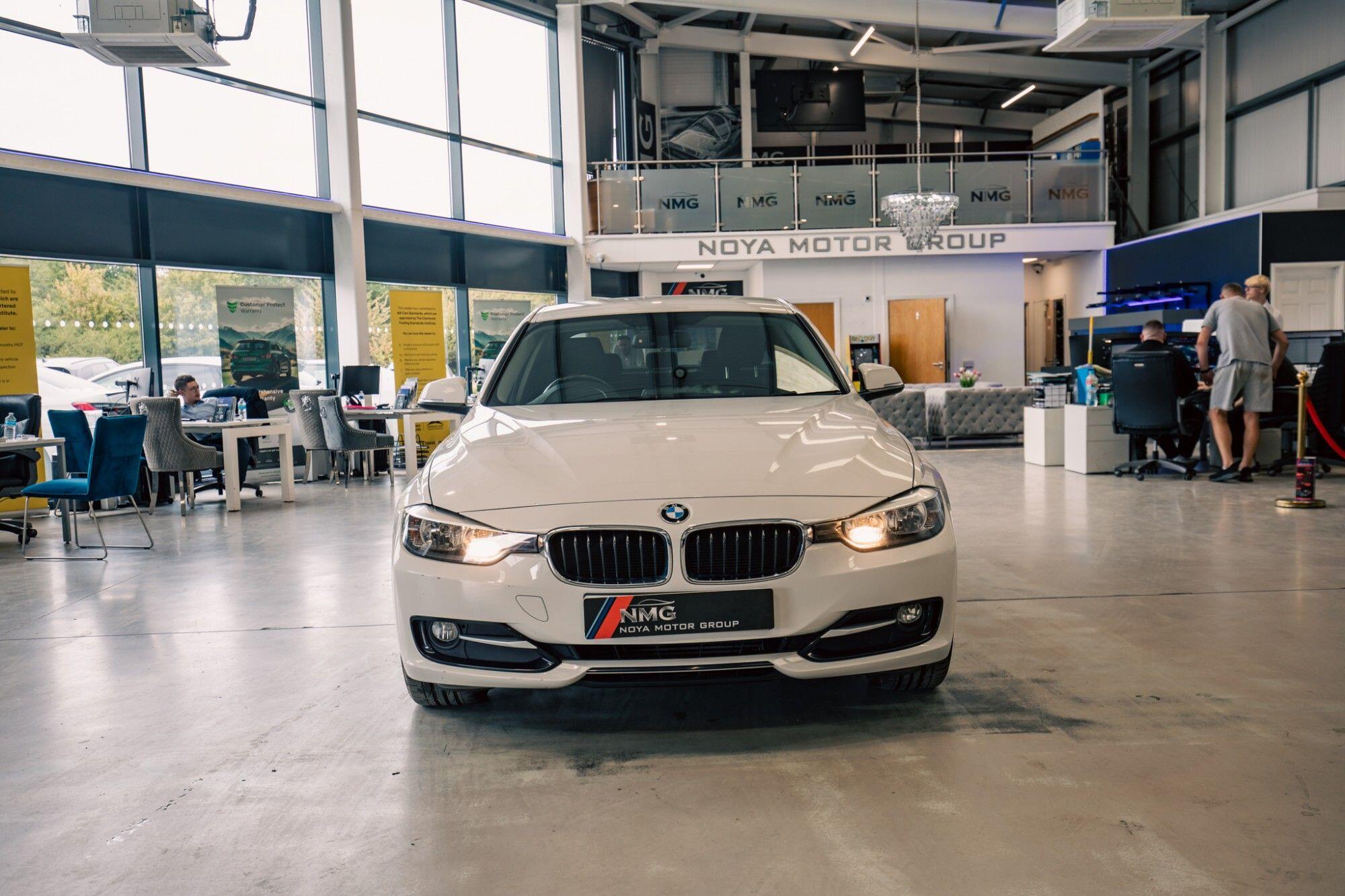 BMW 3 Series view 9