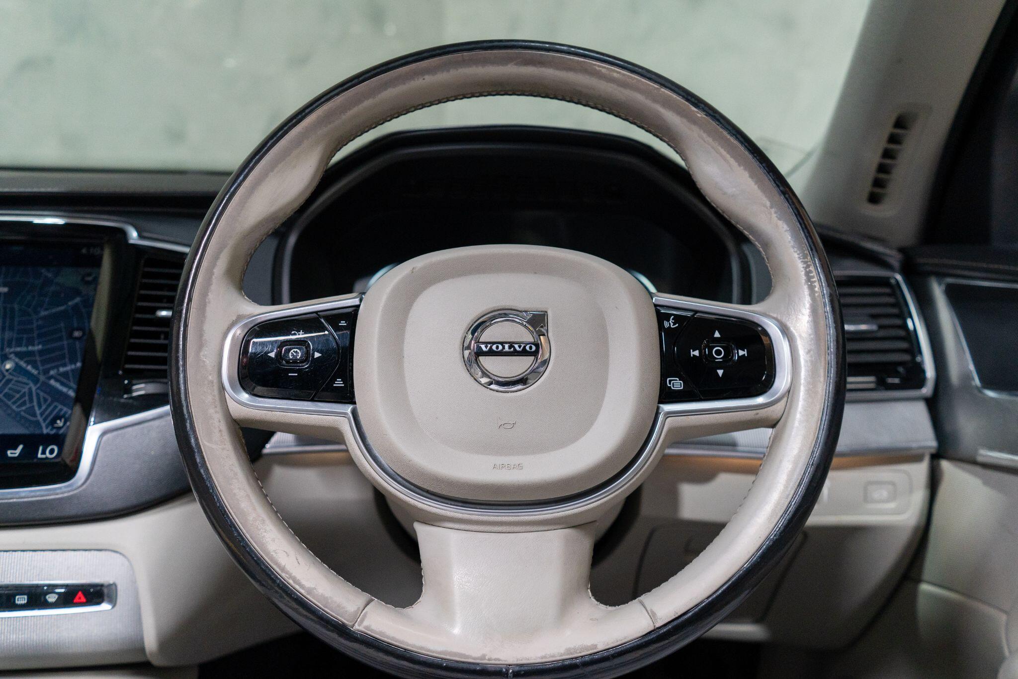 Volvo XC90 view 34