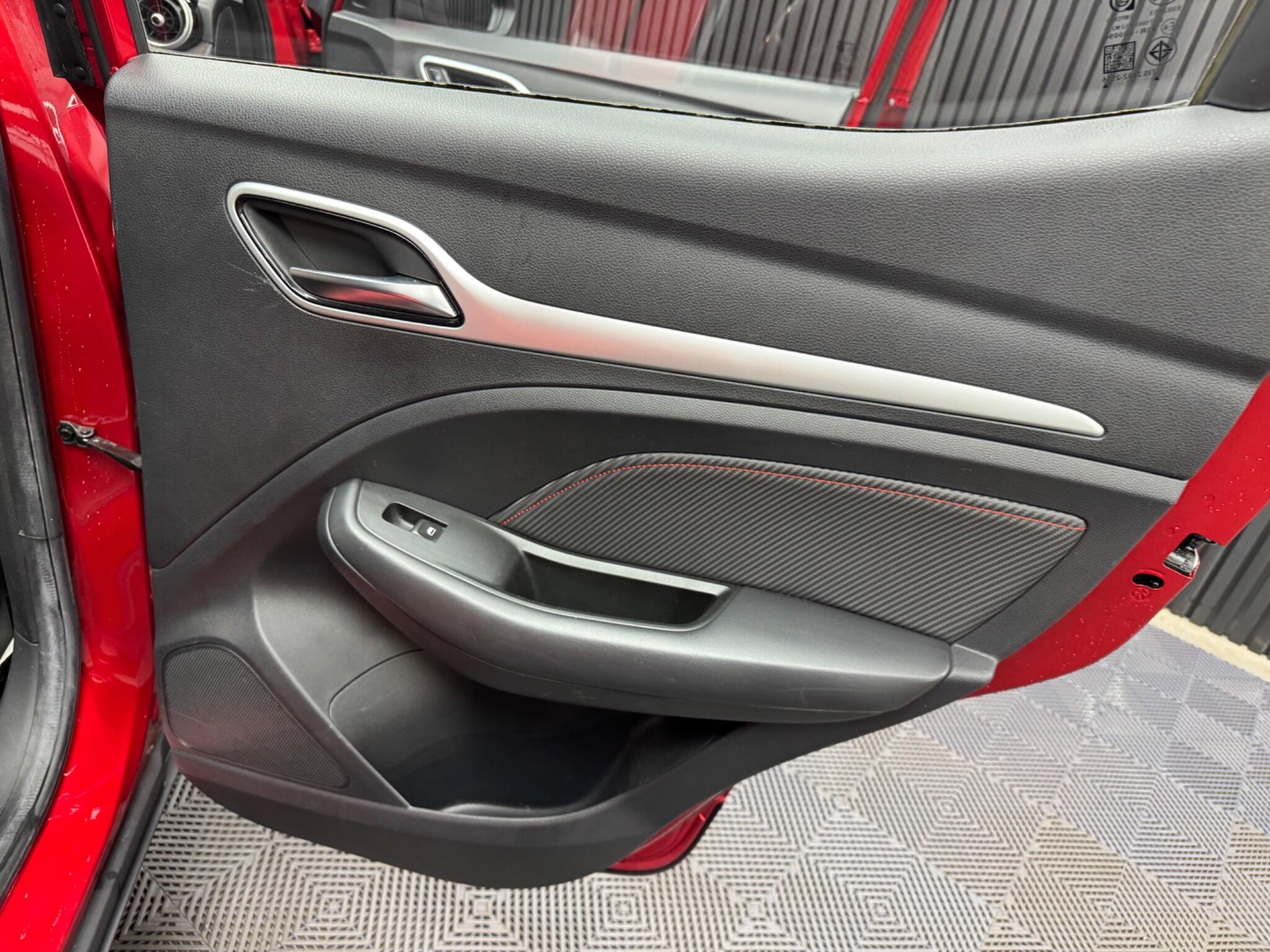 MG ZS view 34