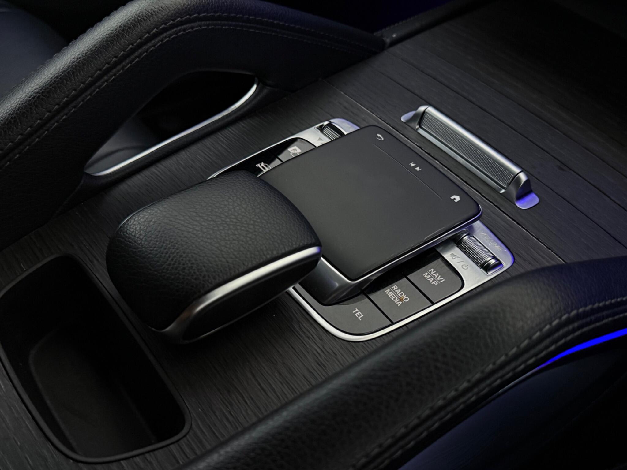 Mercedes-Benz GLE view 23