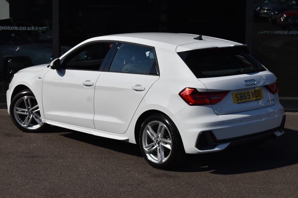 Audi A1 view 2