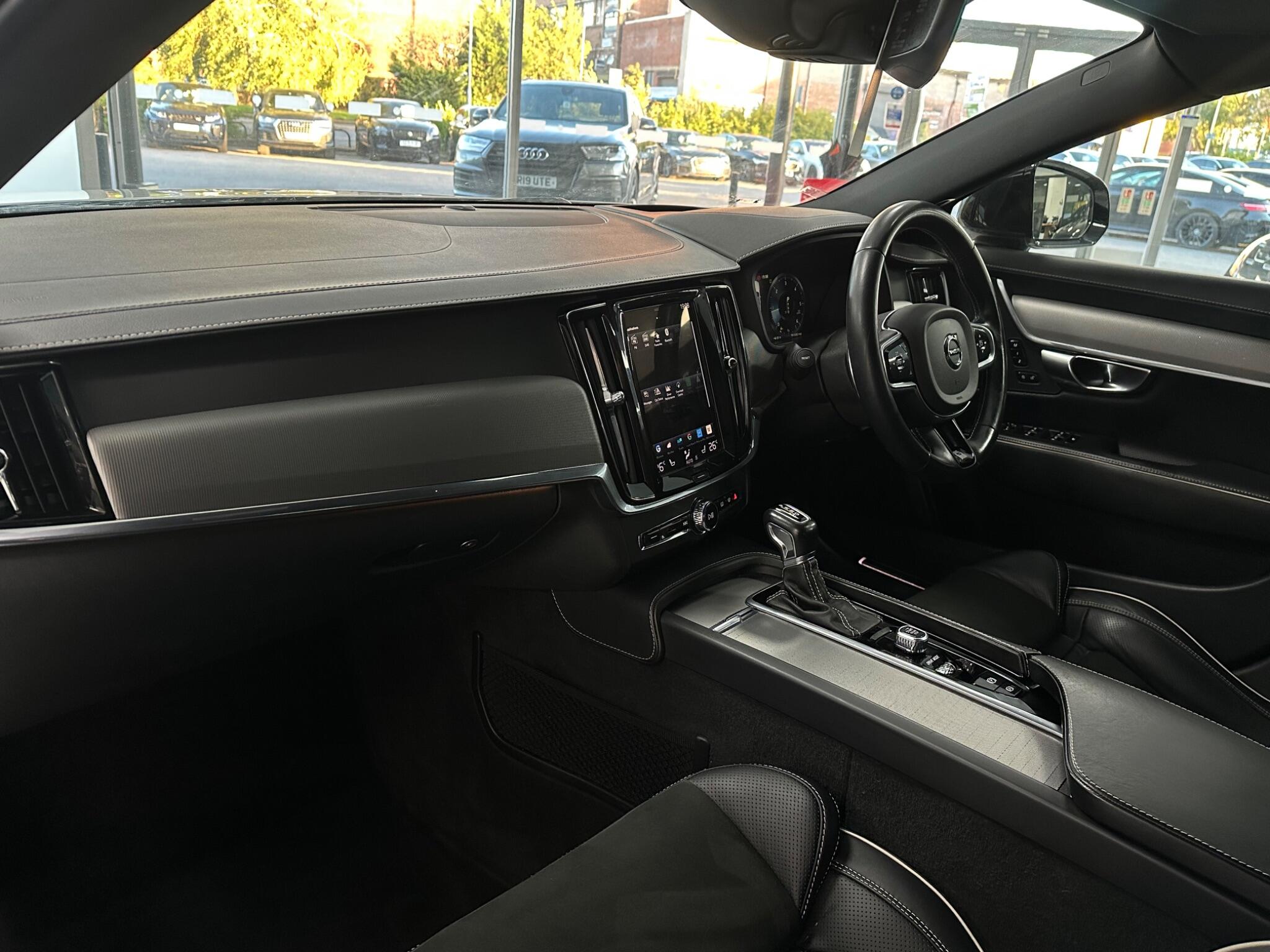 Volvo S90 view 38