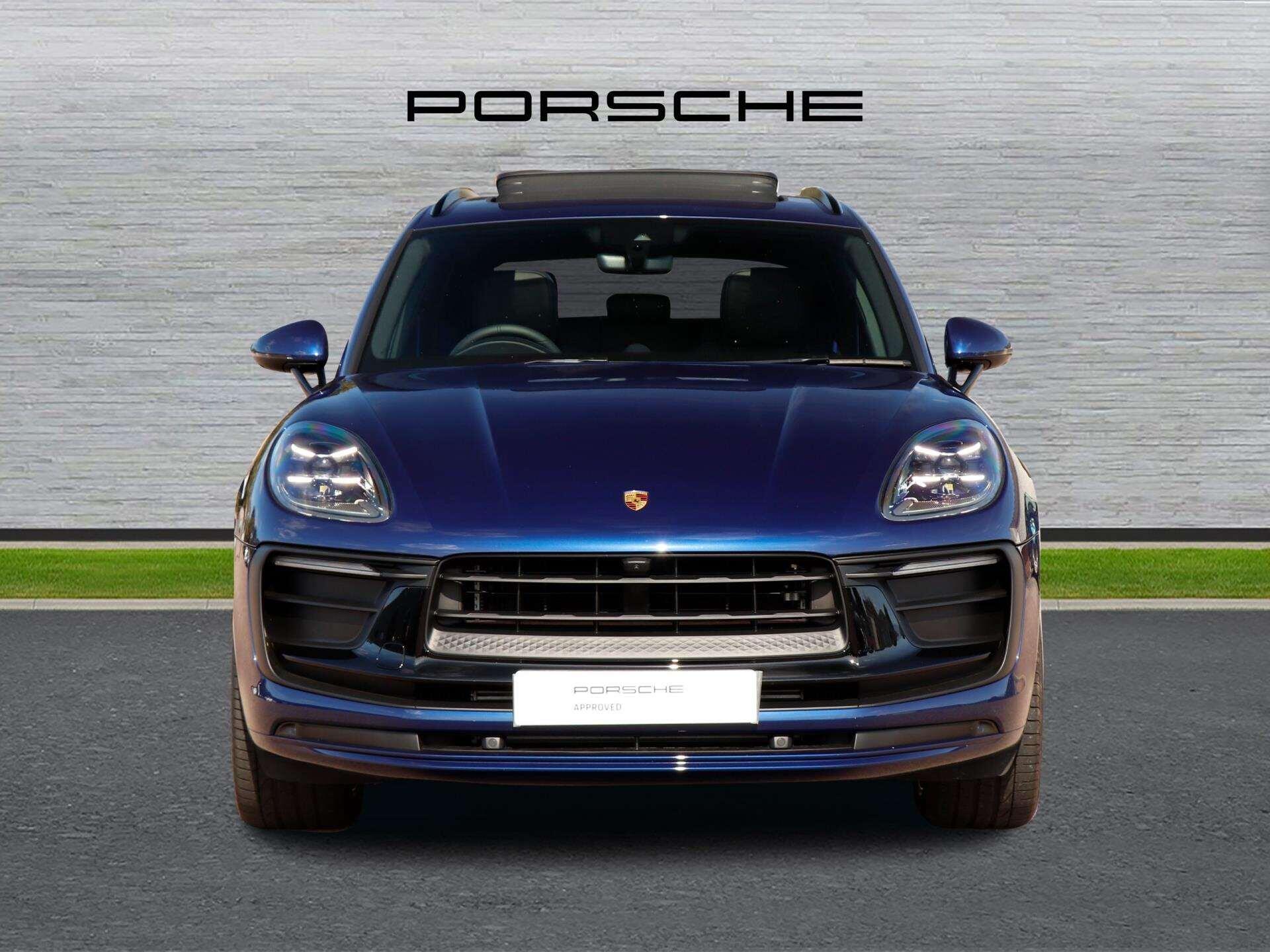 Porsche Macan view 8