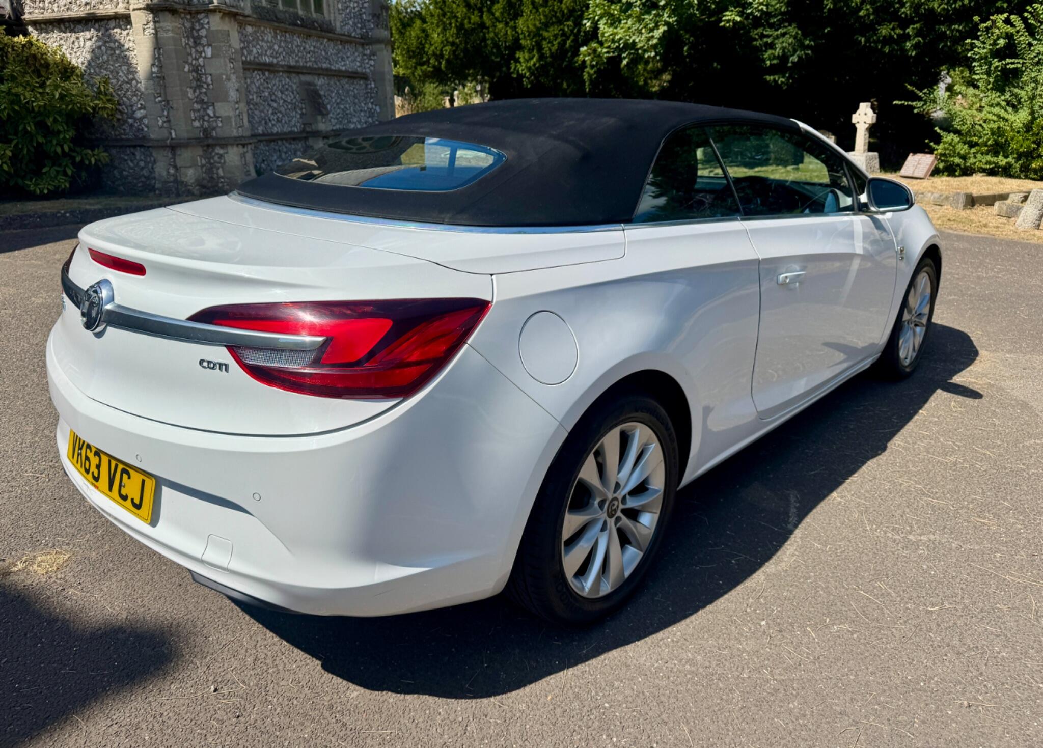 Vauxhall Cascada view 22