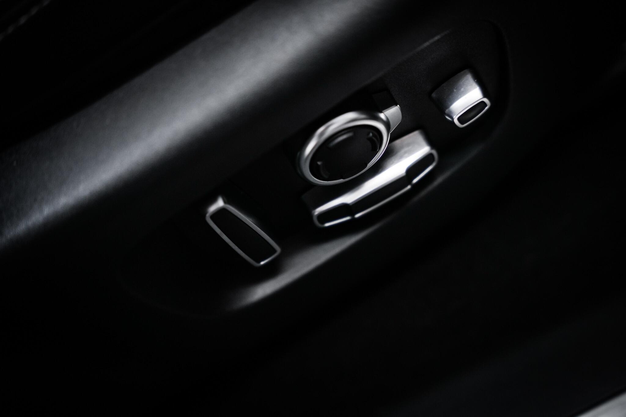 Land Rover Range Rover Velar view 50